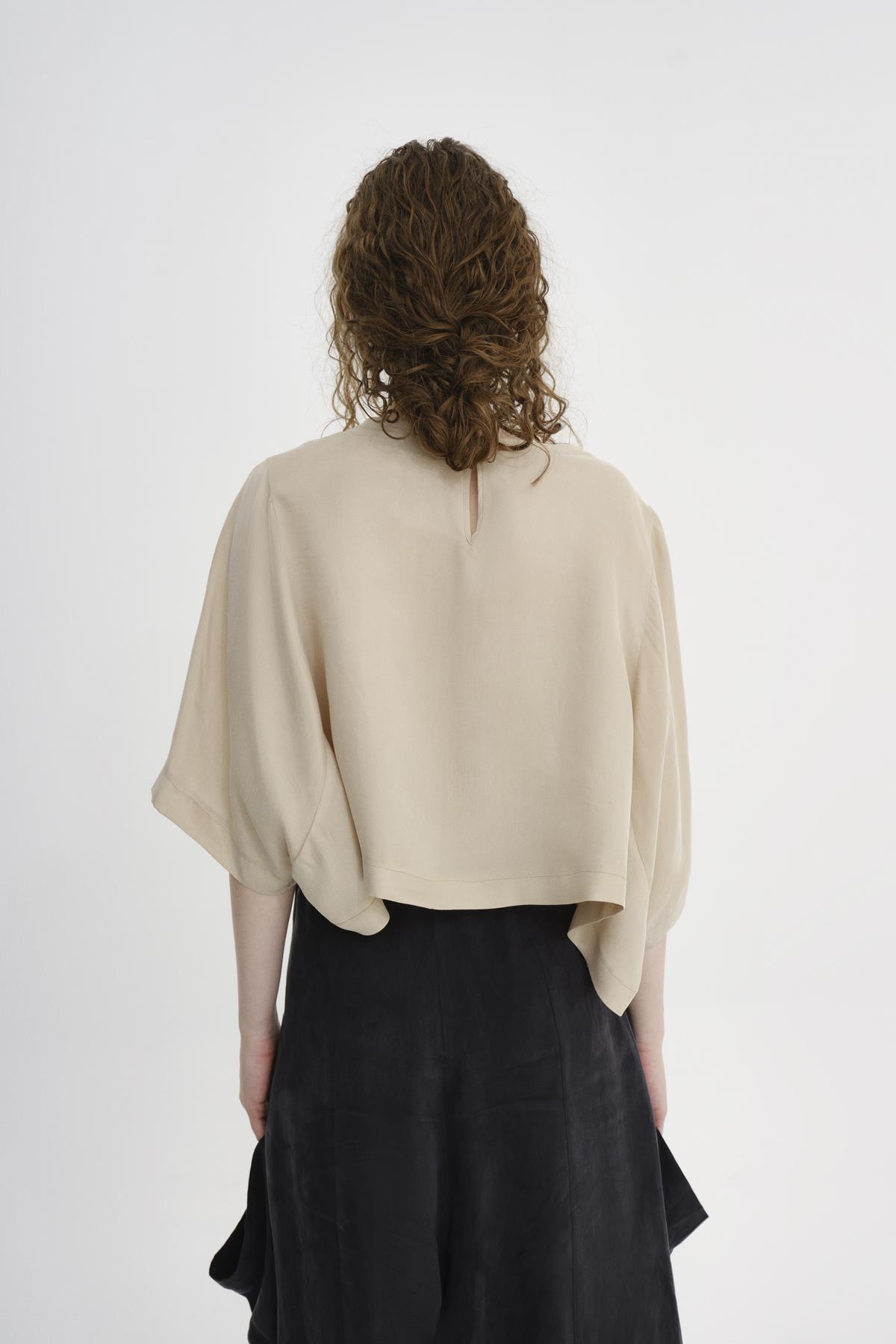 BEJ ÇİÇEK MOTİFLİ OVERSIZE CROP TOP - MİİN