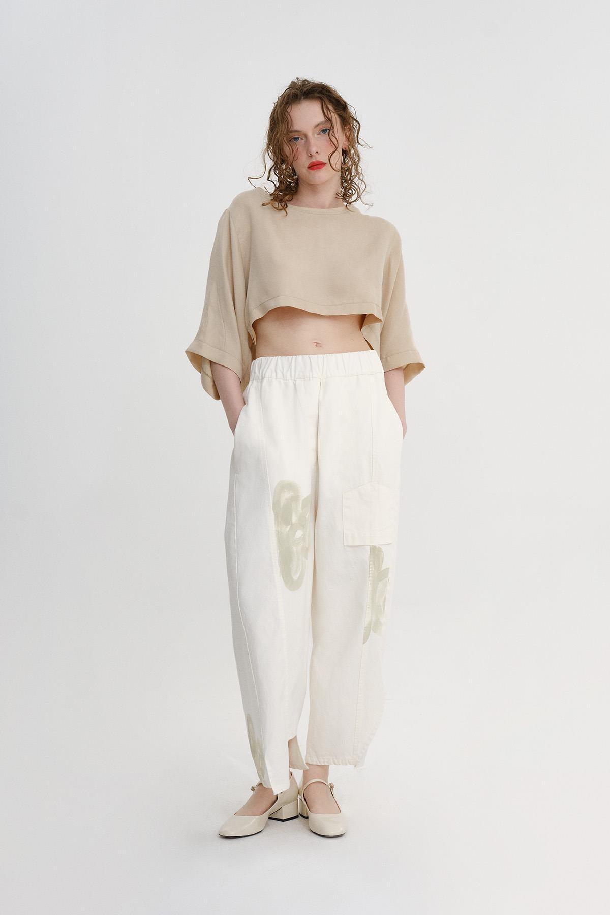 BEJ YUVARLAK YAKA OVERSIZE CROP TOP - MİİN