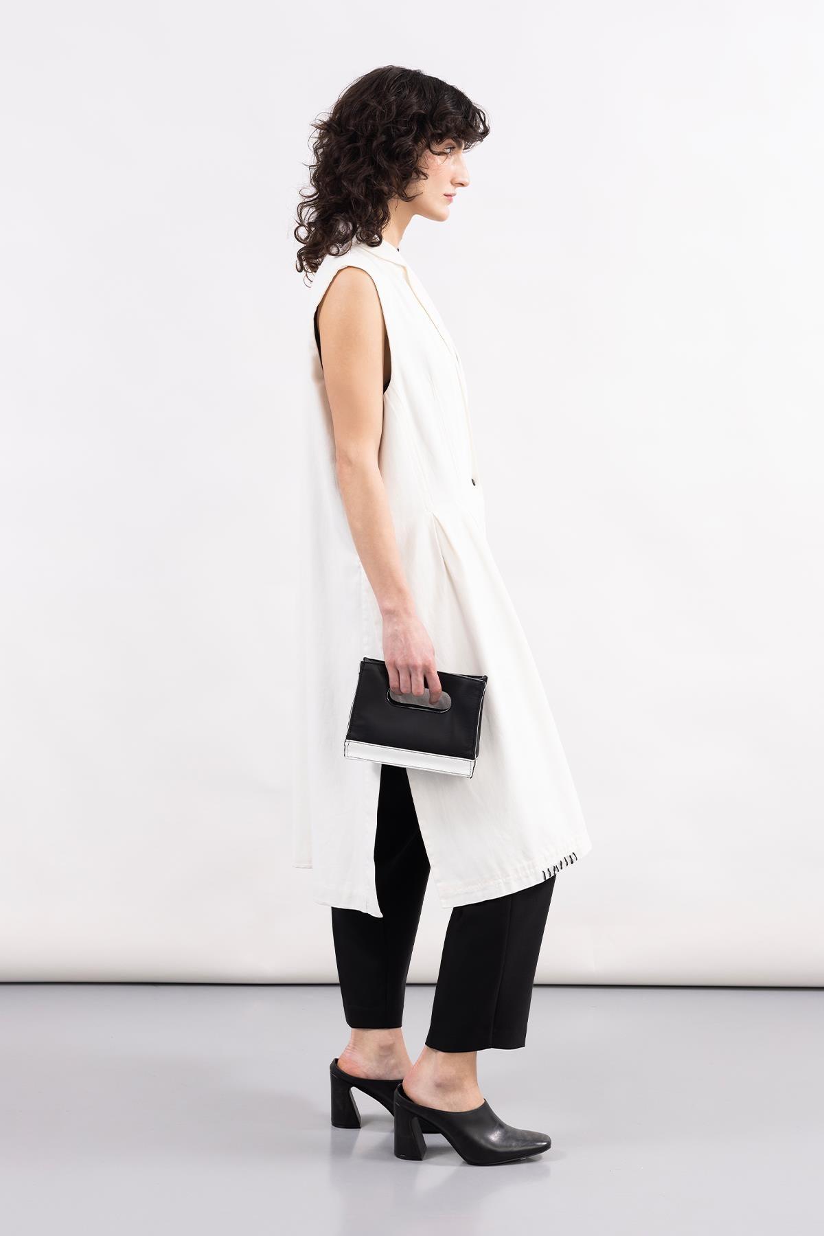 BEYAZ EL İŞLEMELİ ÇİÇEK DESEN EL BOYAMASI GABARDİN YELEK - MiiN