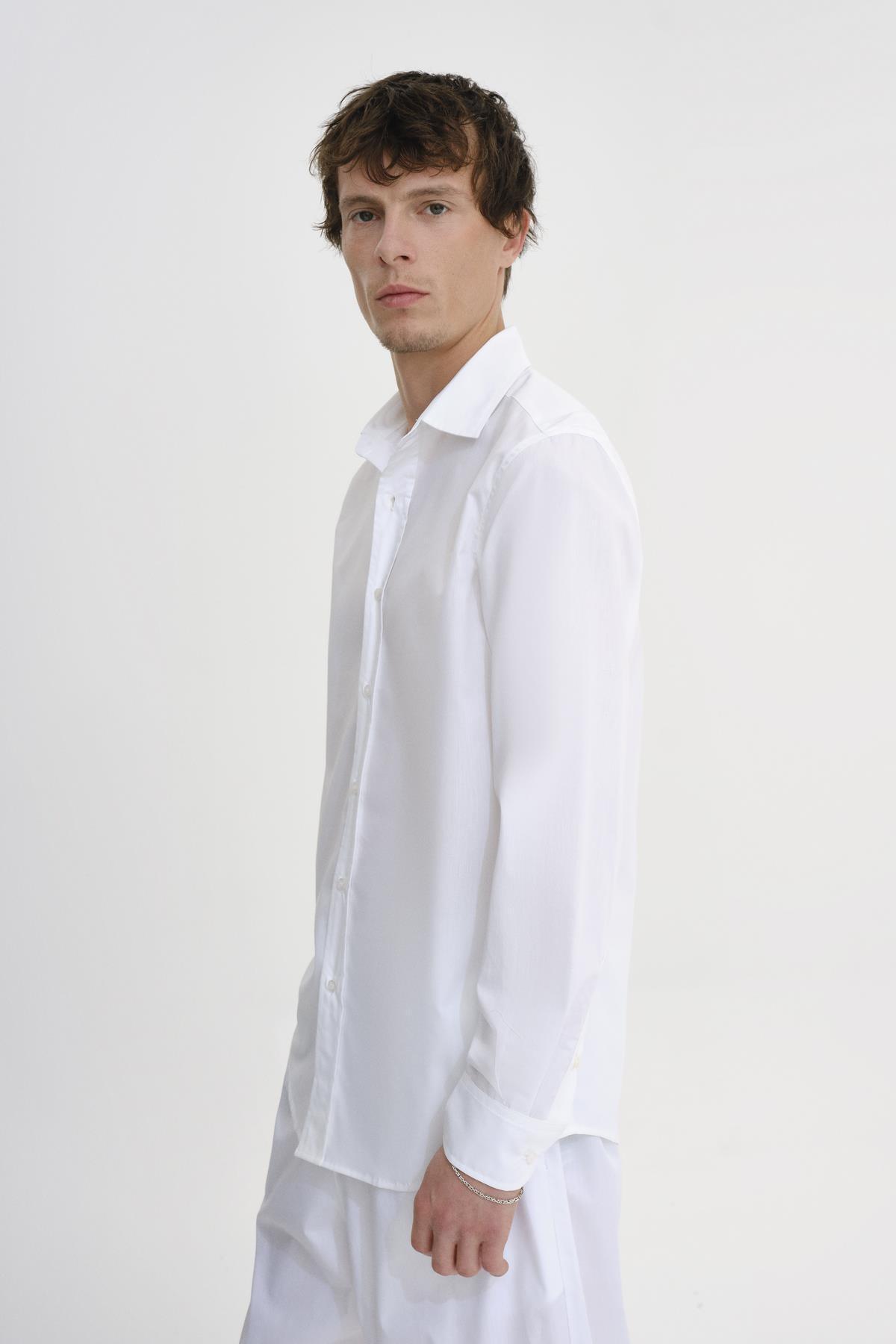 BEYAZ KLASİK YAKA REGULAR FIT GÖMLEK - MİİN