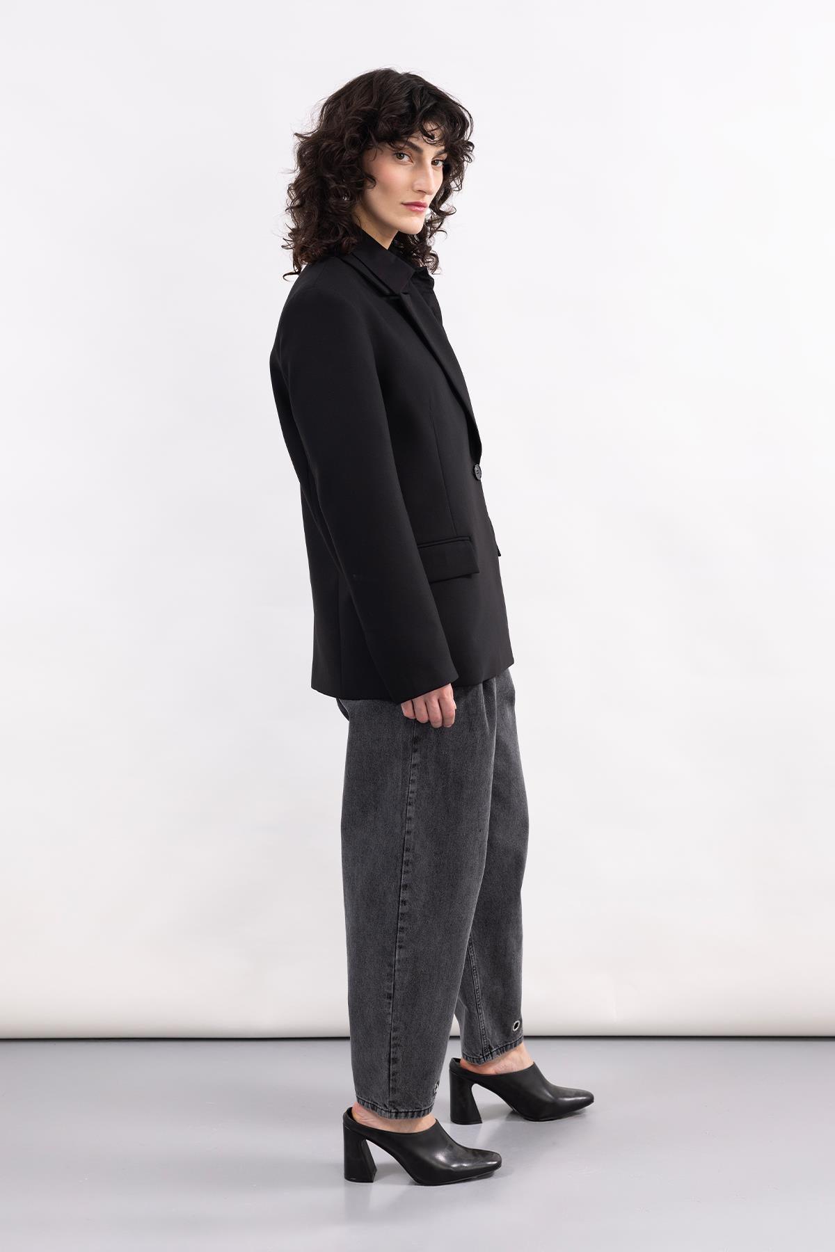 BLACK SINGLE BUTTON CLOSURE BLAZER JACKET
