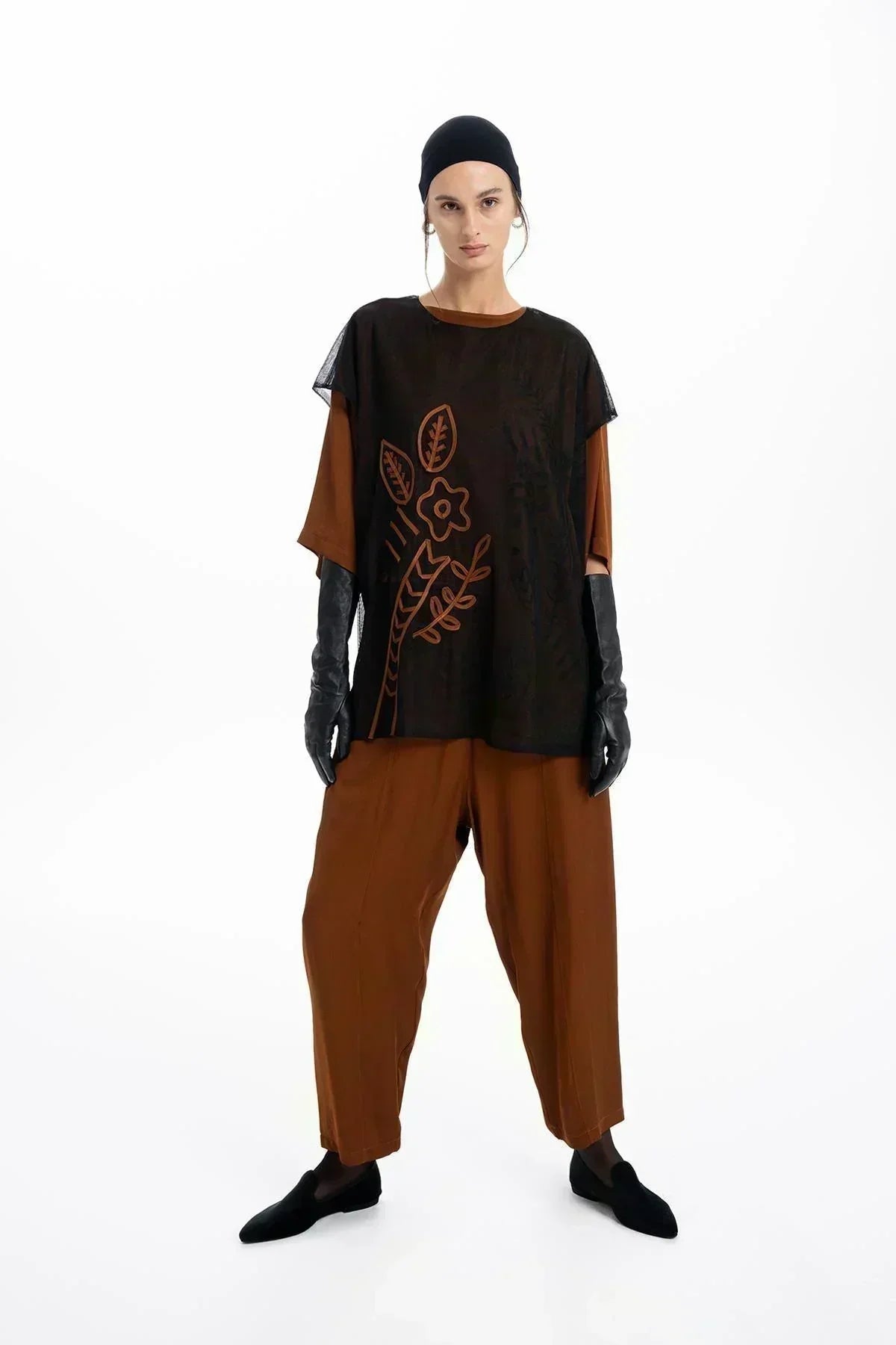 KAHVERENGİ İKİ PARÇA SATEN ÇİÇEK DESENLİ OVERSIZE BLUZ - MiiN