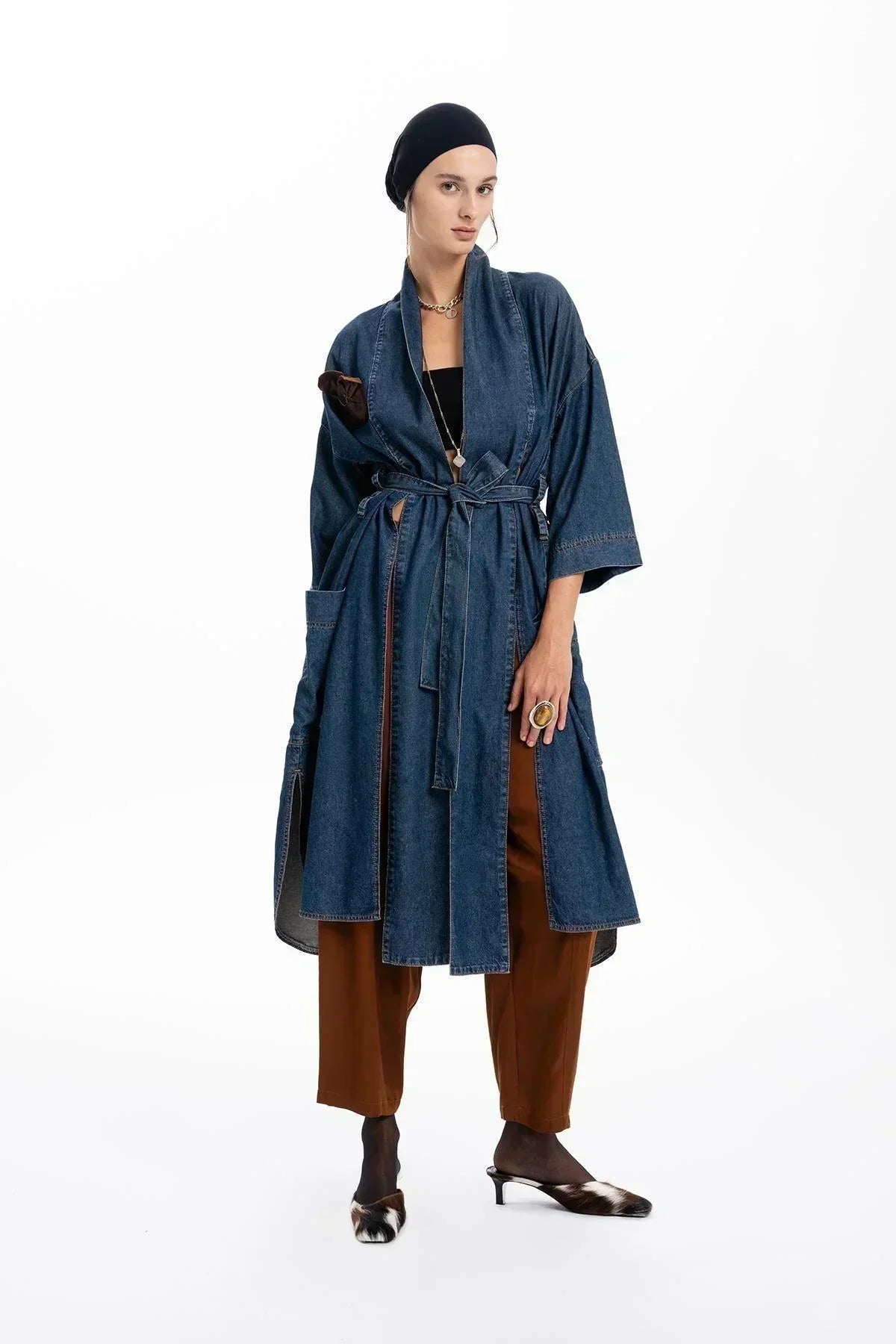DERİ GÜL APLİKELİ KEMERLİ UZUN DENIM KAP