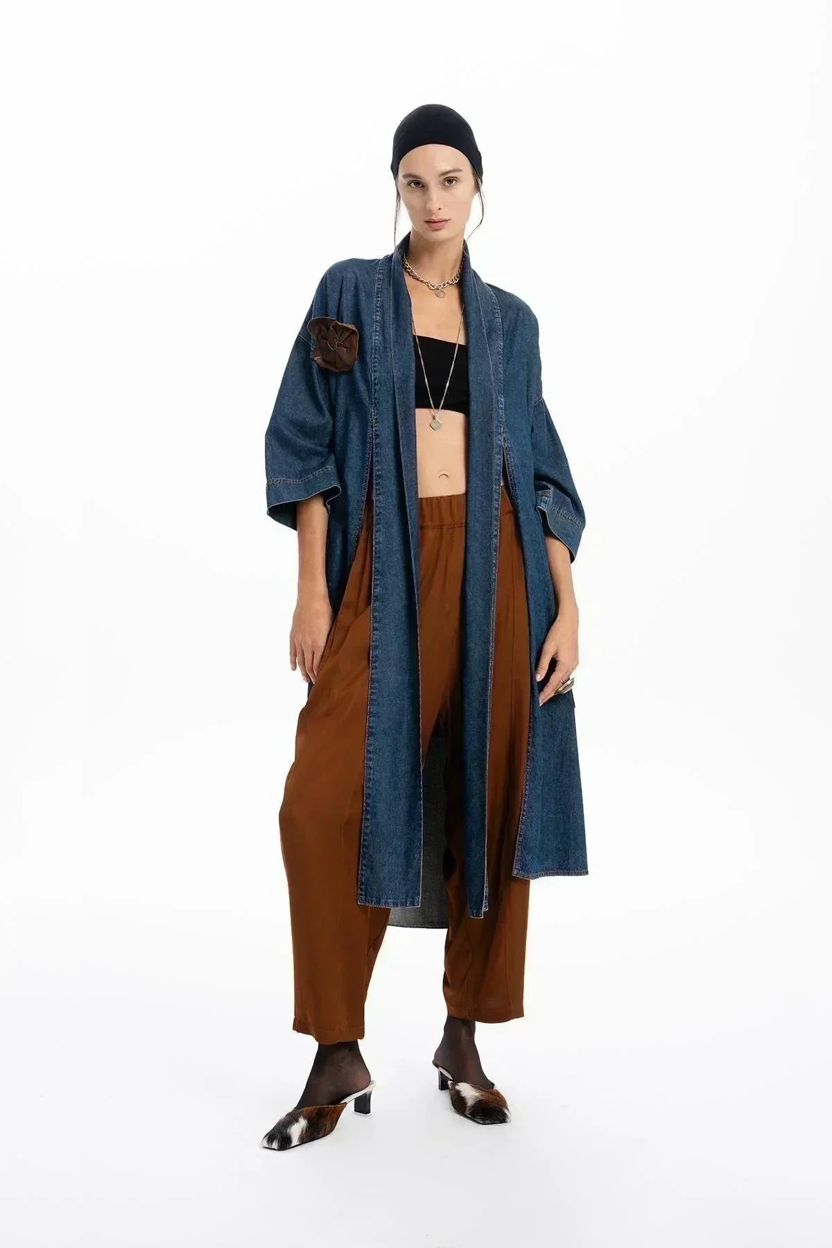 DERİ GÜL APLİKELİ KEMERLİ UZUN DENIM KAP