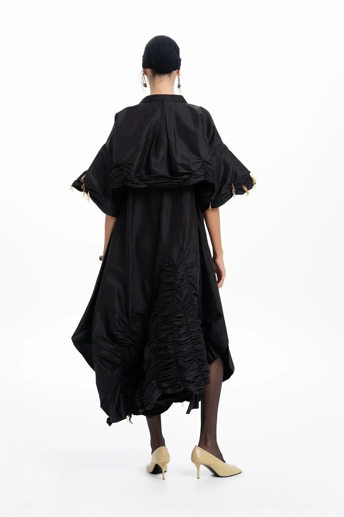 SİYAH EL İŞLEMELİ GOLD BONCUKLU BÜZGÜLÜ CROP CEKET