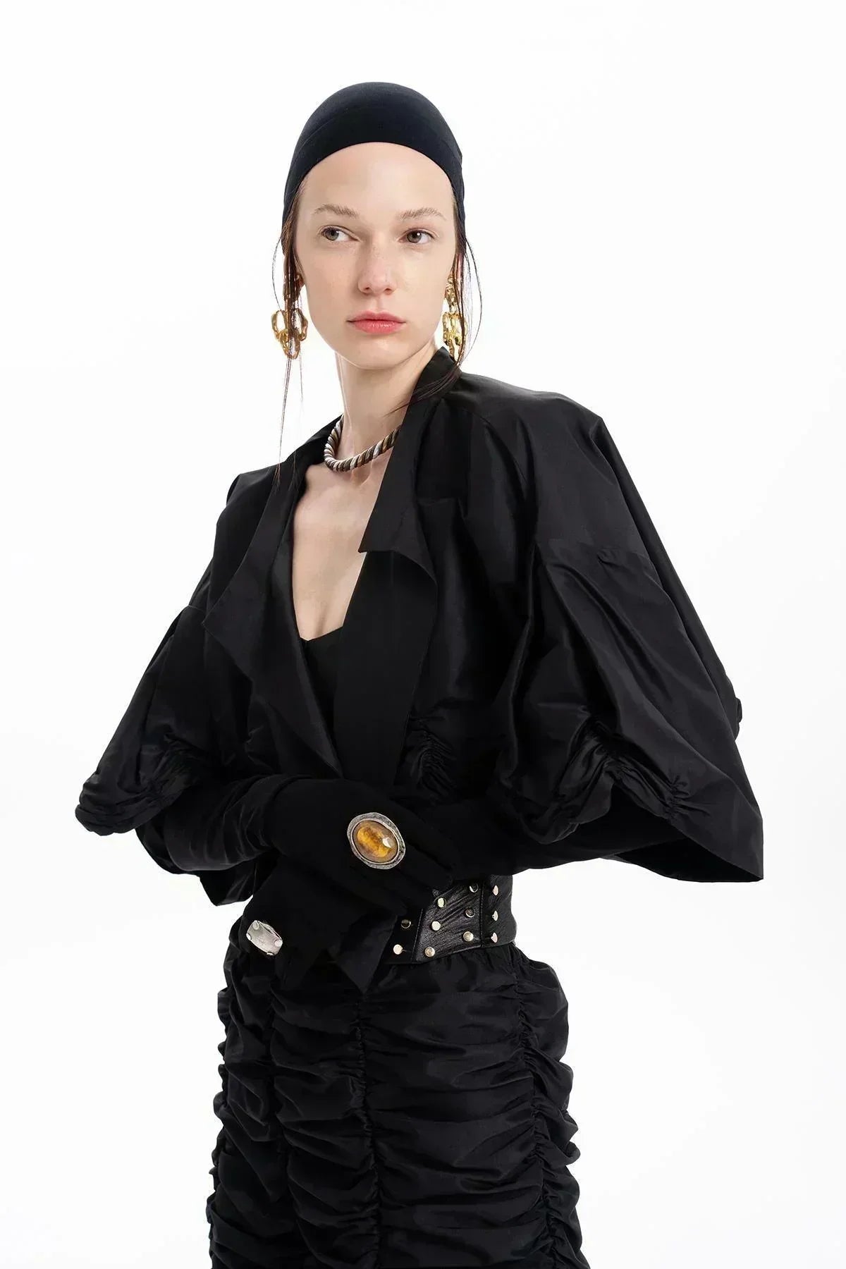 SİYAH TAFTA BÜZGÜLÜ CROP CEKET - MiiN