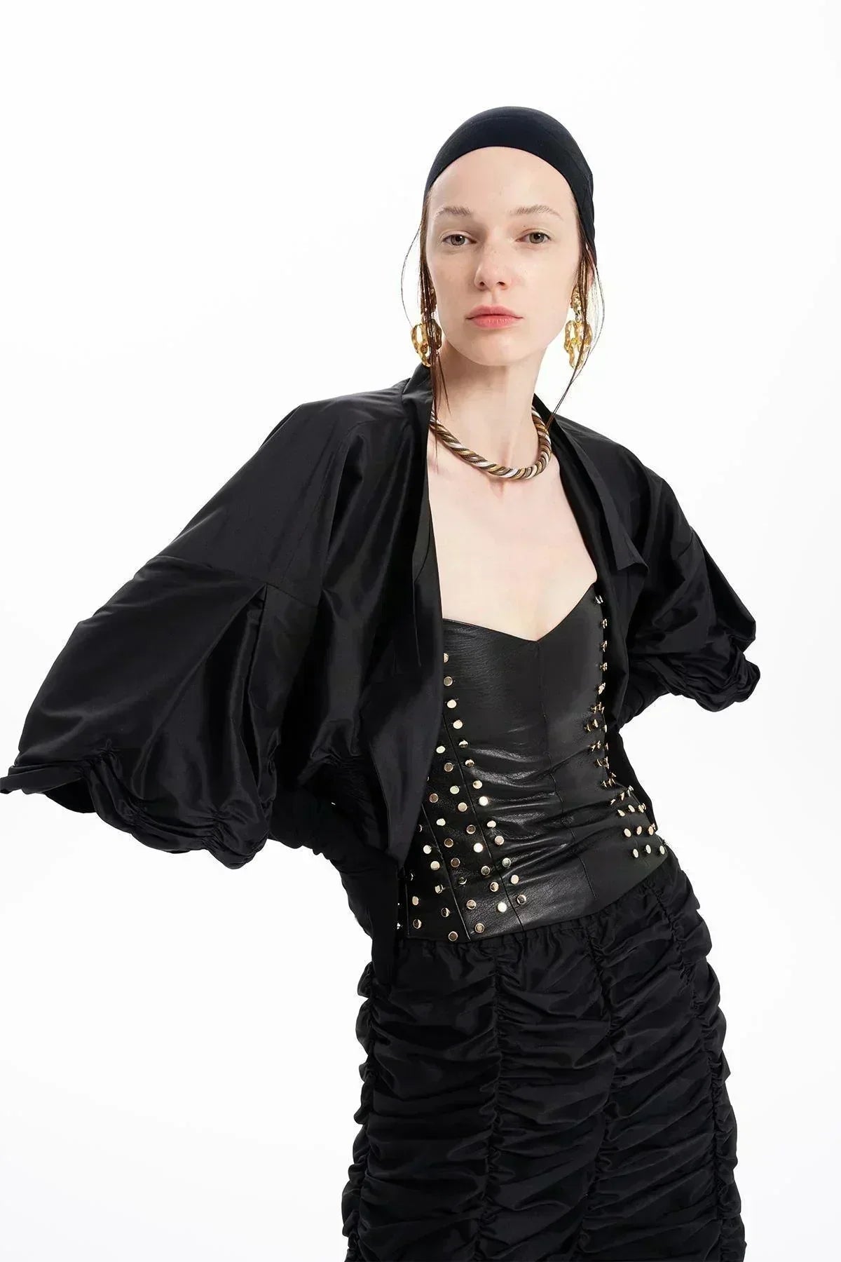 SİYAH TAFTA BÜZGÜLÜ CROP CEKET - MiiN