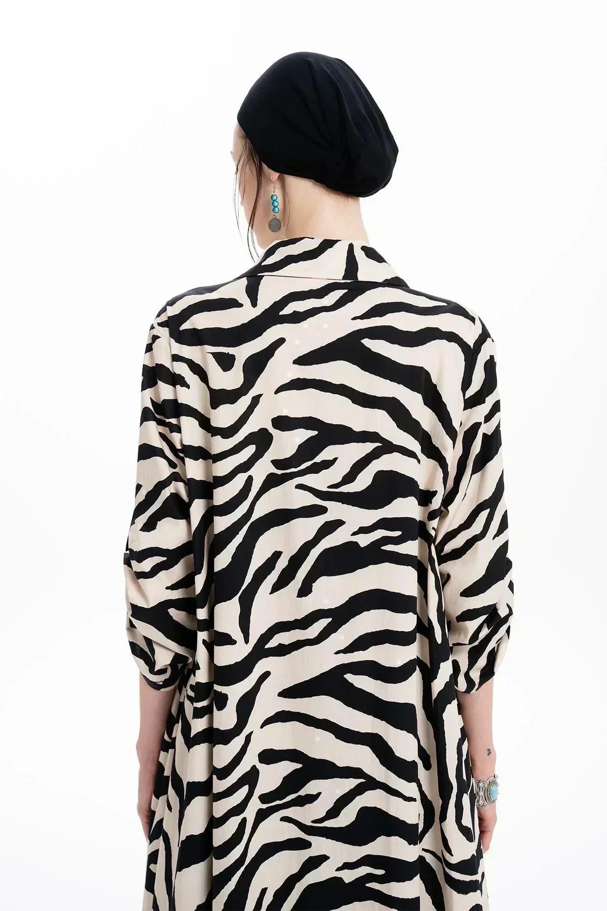 SİYAH BEJ ZEBRA DESENLİ UZUN OVERSİZE KAP