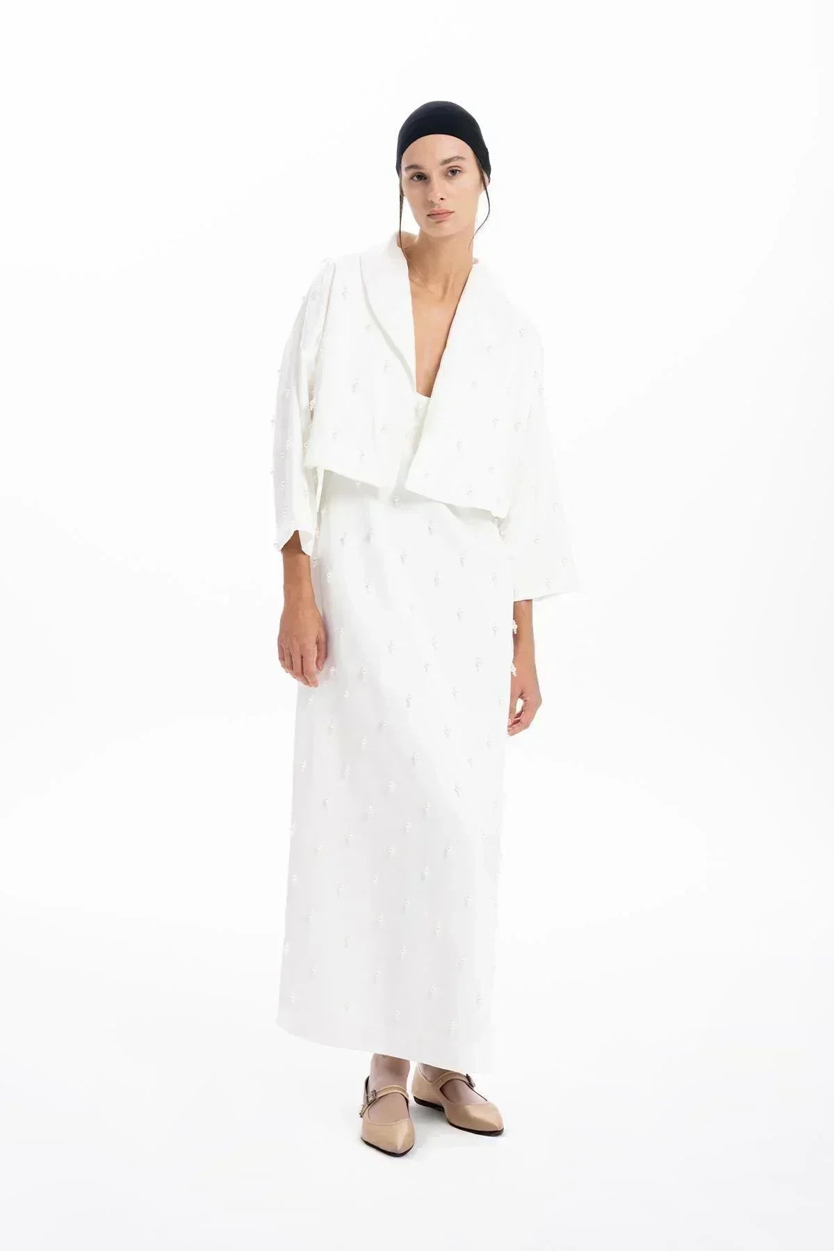 BEYAZ EL İŞLEMELİ BONCUKLU CROP CEKET - MiiN