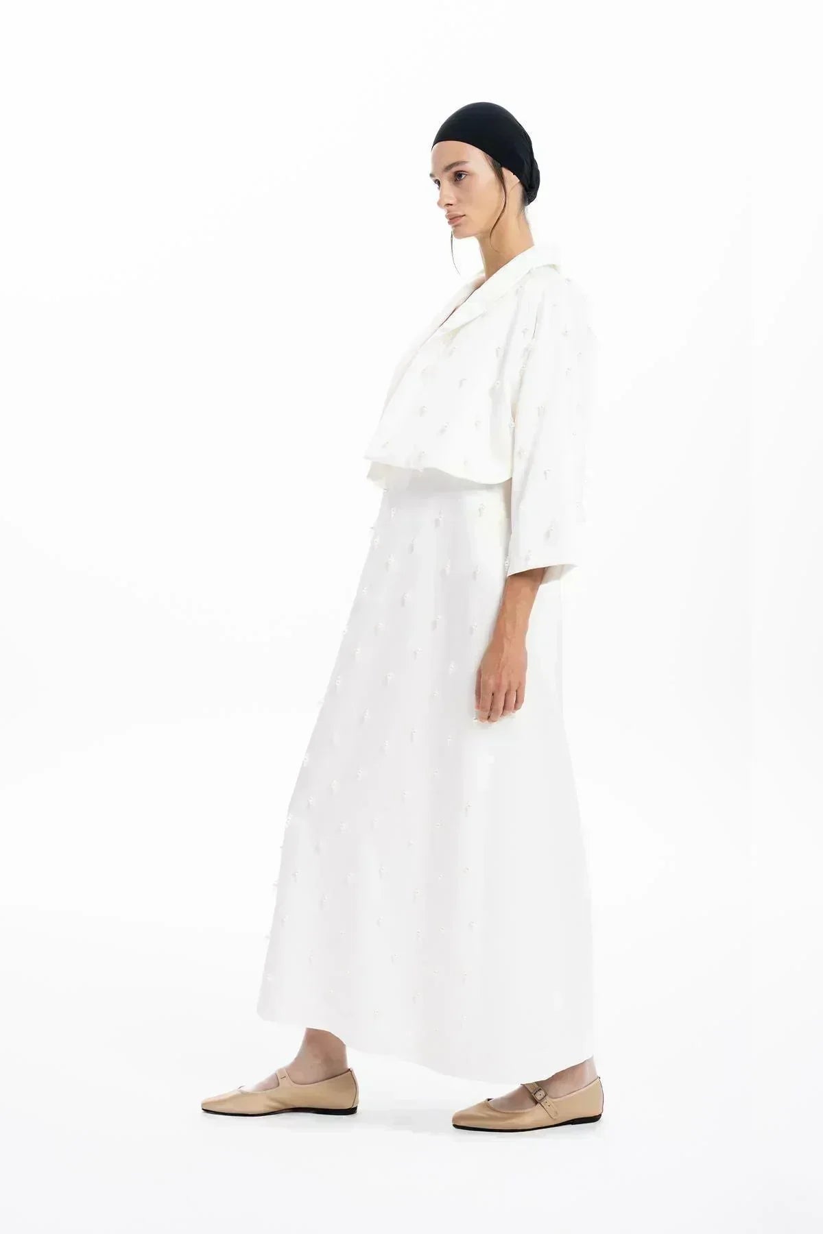 BEYAZ EL İŞLEMELİ BONCUKLU CROP CEKET - MiiN