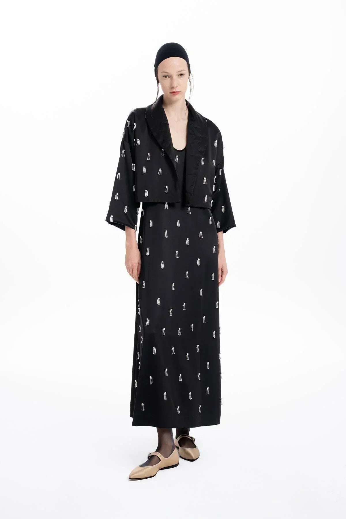 SİYAH EL İŞLEMELİ BONCUKLU CROP CEKET