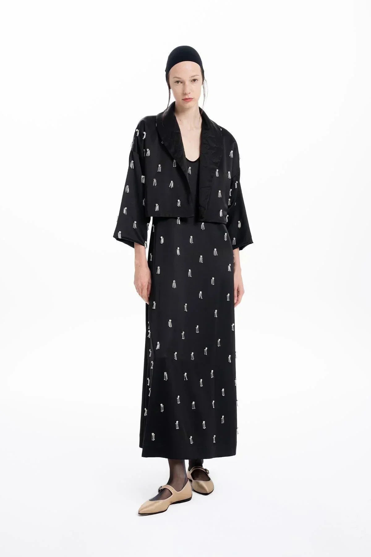 SİYAH EL İŞLEMELİ BONCUKLU CROP CEKET