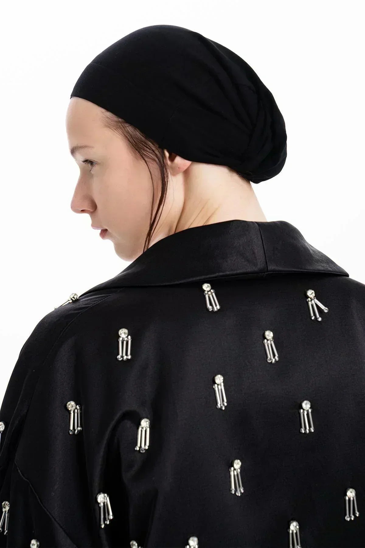 SİYAH EL İŞLEMELİ BONCUKLU CROP CEKET