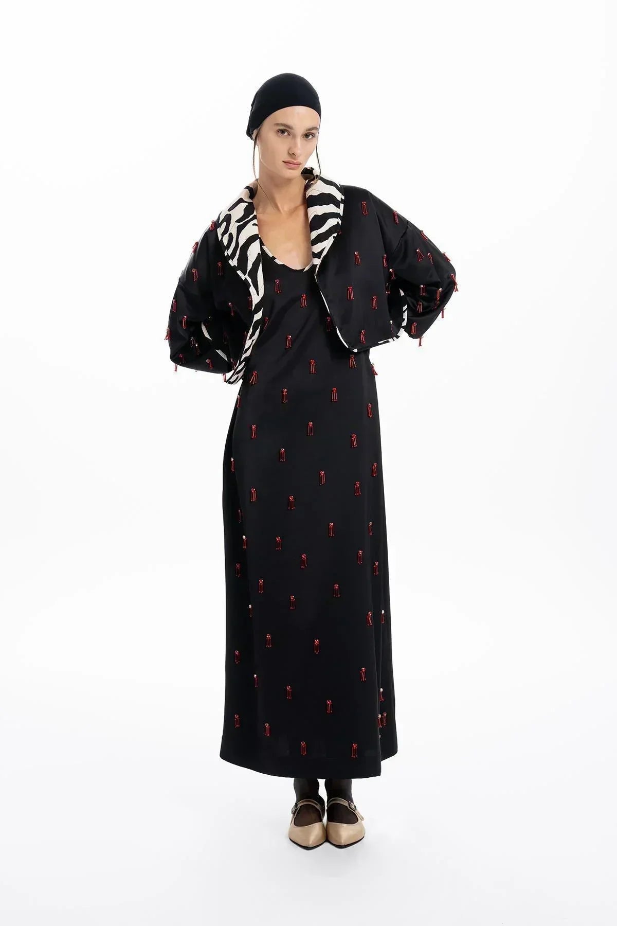 BLACK GARNISH HAND EMBROIDERED BEADED JACKET