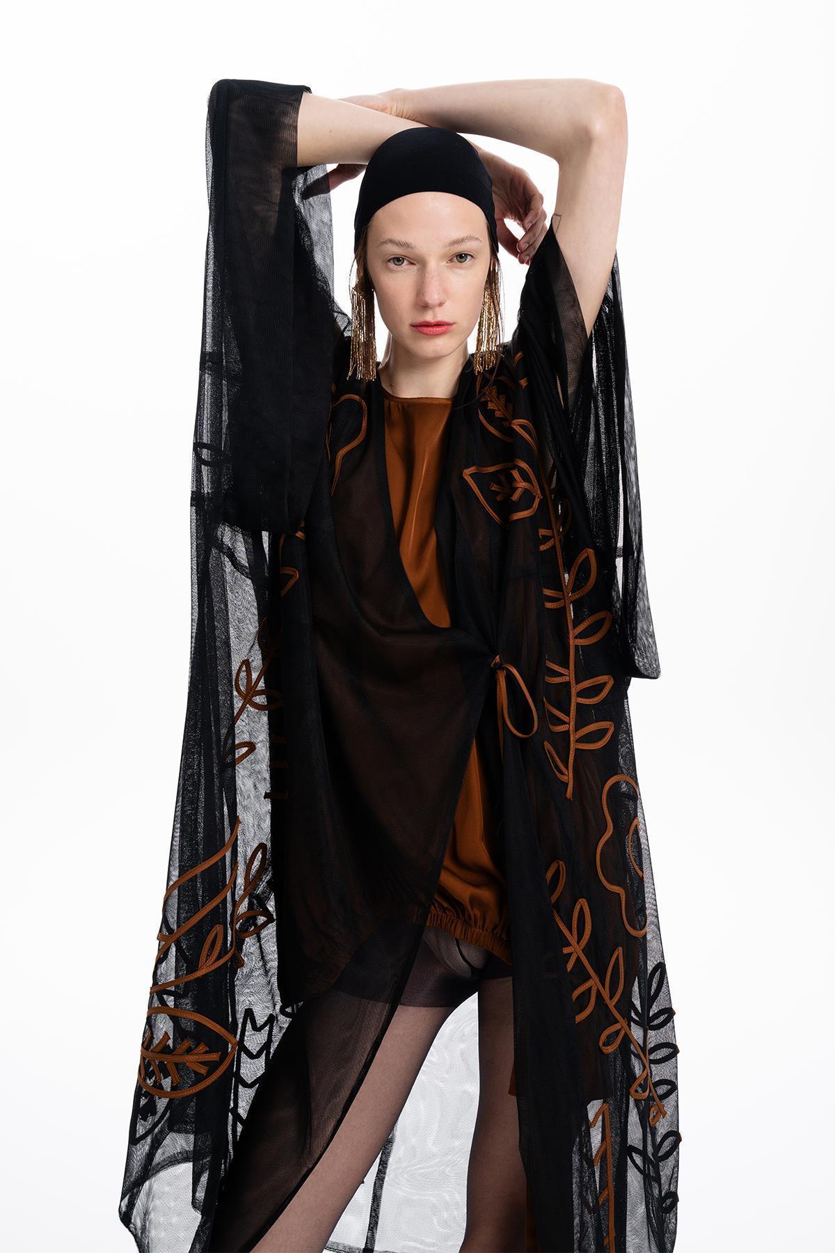 SİYAH ÇİÇEK EL İŞLEMELİ TRANSPARAN TÜL UZUN KAP