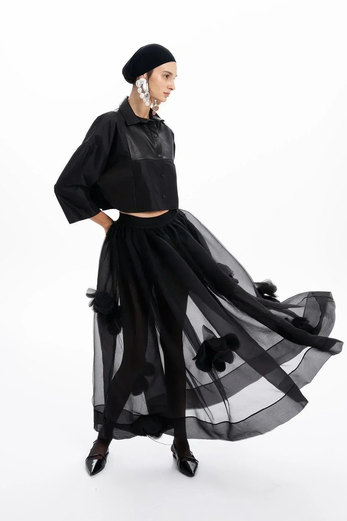 SİYAH DERİ TAFTA TASARIMLI OVERSIZE CROP GÖMLEK