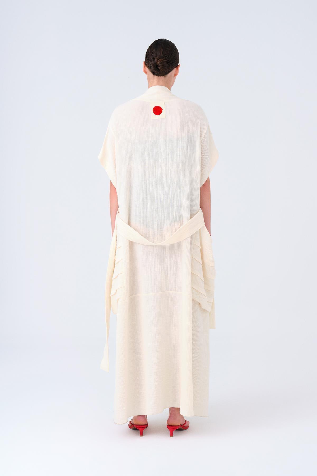 KREM KIRMIZI DİKİŞ DETAYLI MÜSLİN KAFTAN - MİİN
