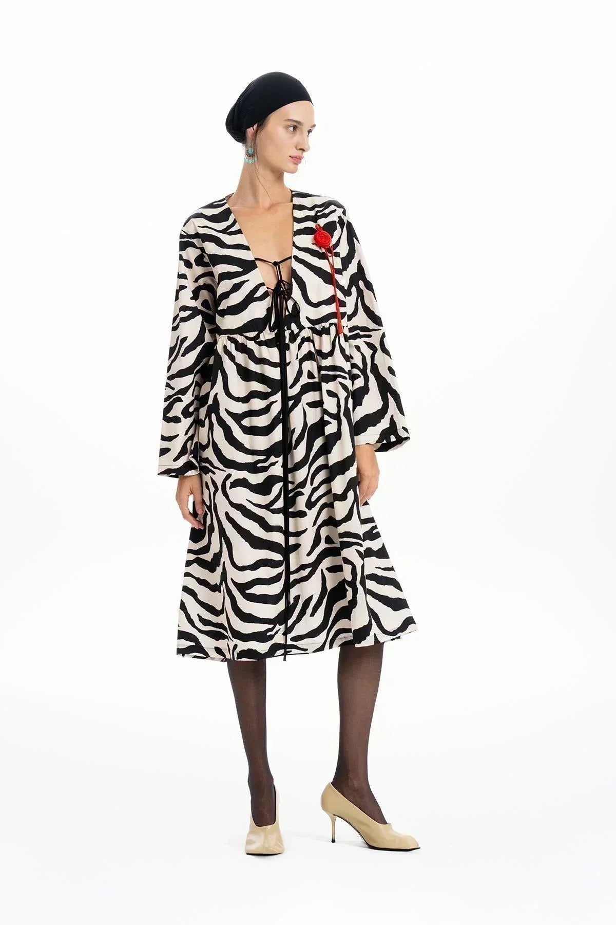 BLACK BEIGE ZEBRA PATTERNED V-NECK MIDI DRESS