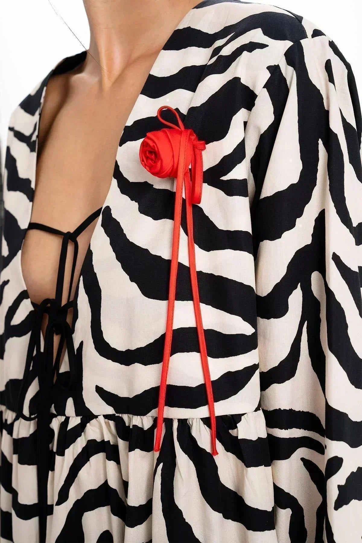 BLACK BEIGE ZEBRA PATTERNED V-NECK MIDI DRESS