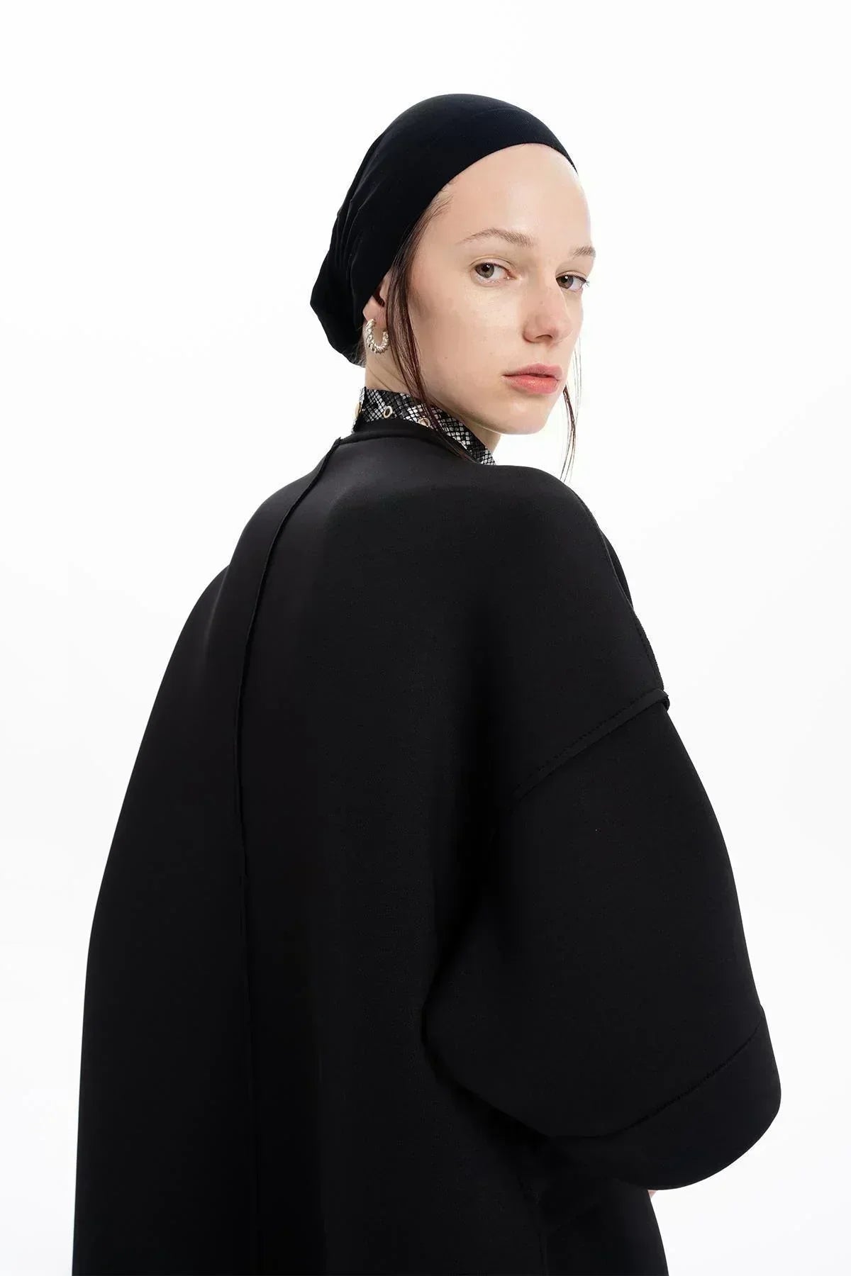 SİYAH OMUZU DÜĞÜMLÜ DRAPE DETAYLI MİDİ ELBİSE - MiiN