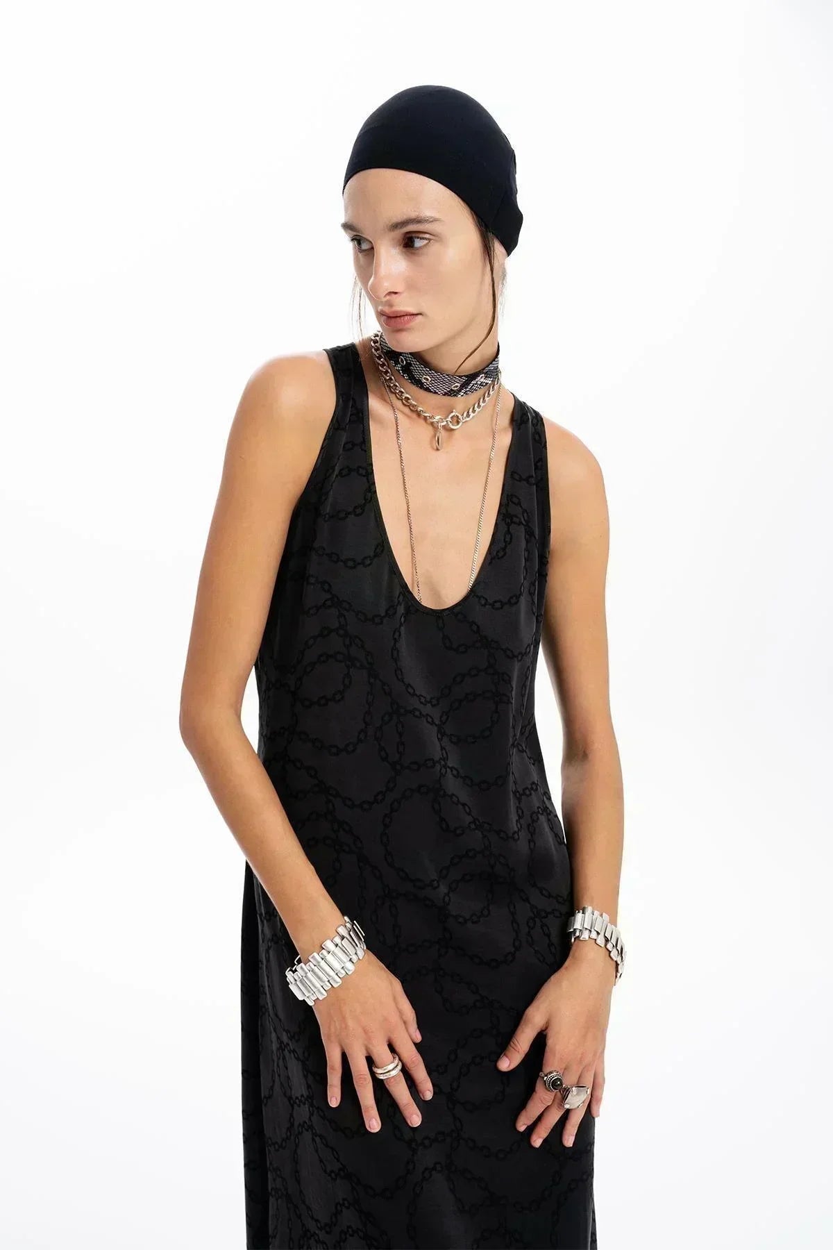 SİYAH ZİNCİR DESENLİ KALIN ASKILI UZUN ELBİSE - MiiN