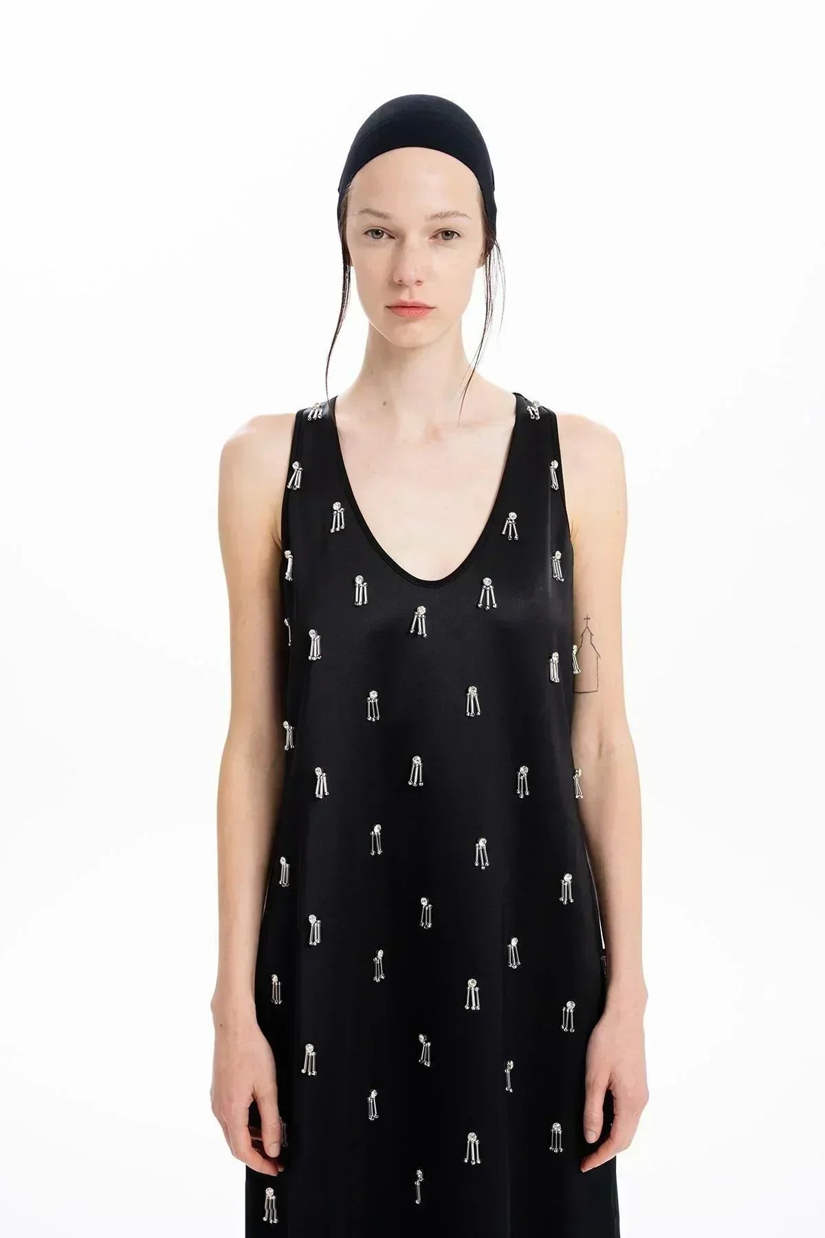 SİYAH EL İŞLEMELİ BONCUKLU KALIN ASKILI UZUN ELBİSE