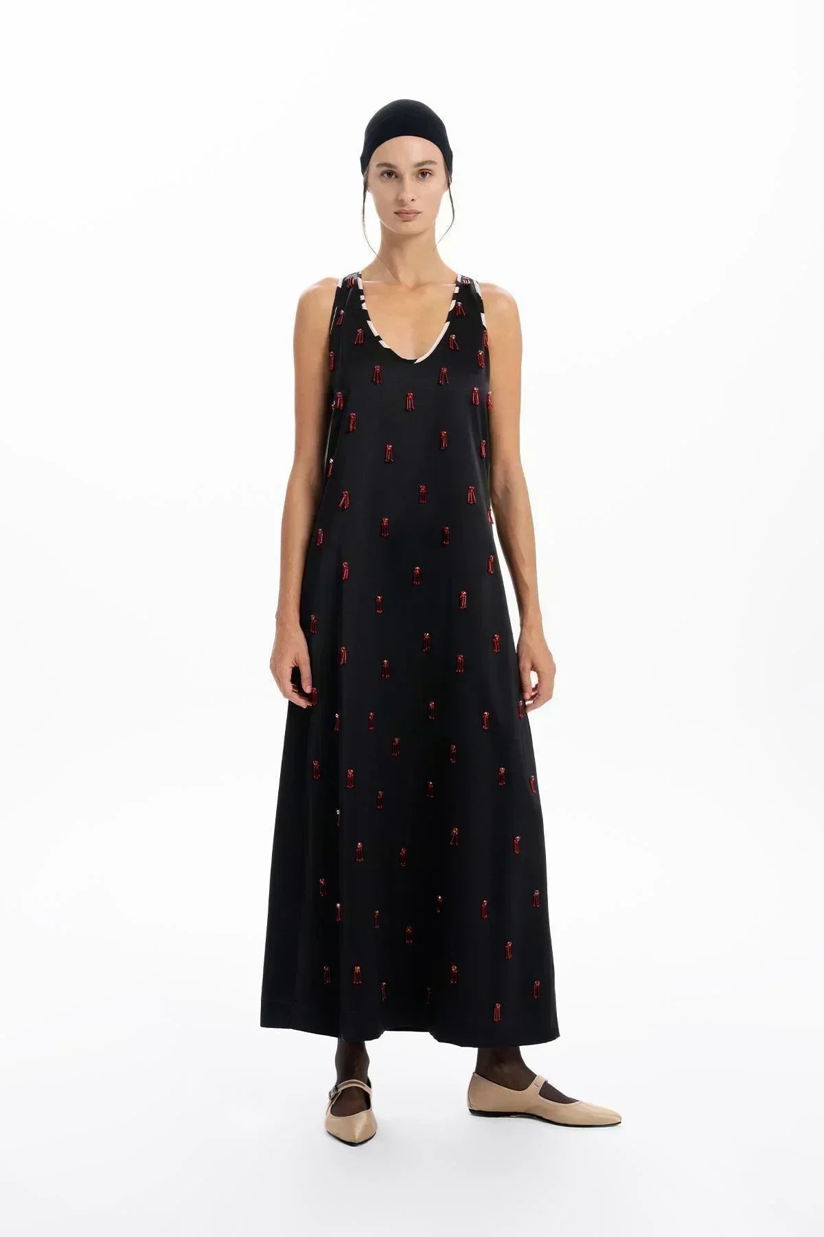 SİYAH ŞERİT DETAYLI EL İŞLEMELİ BONCUKLU UZUN ELBİSE - MiiN