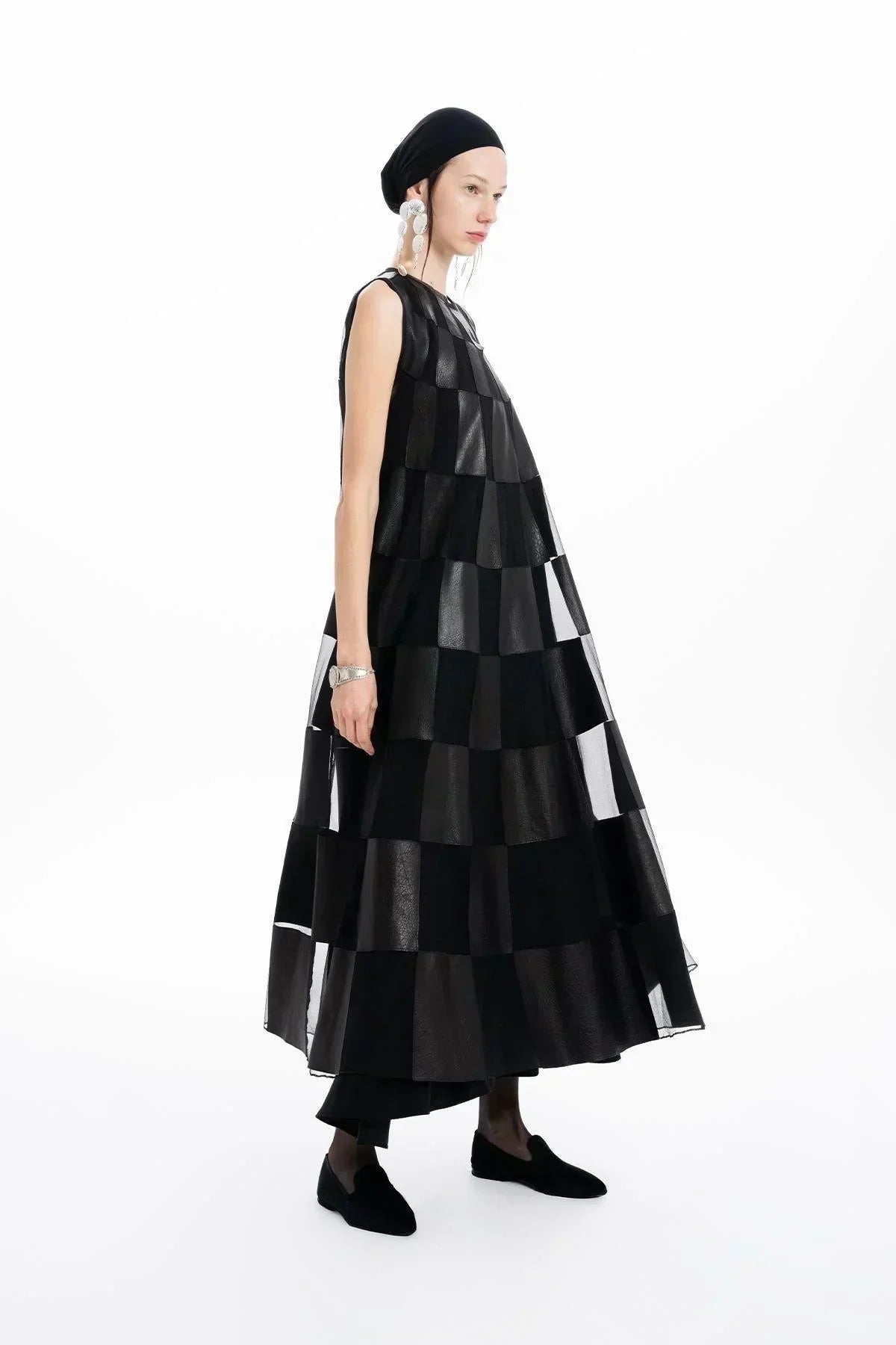 SİYAH DERİ ORGANZE PATCHWORK TASARIMLI UZUN ELBİSE