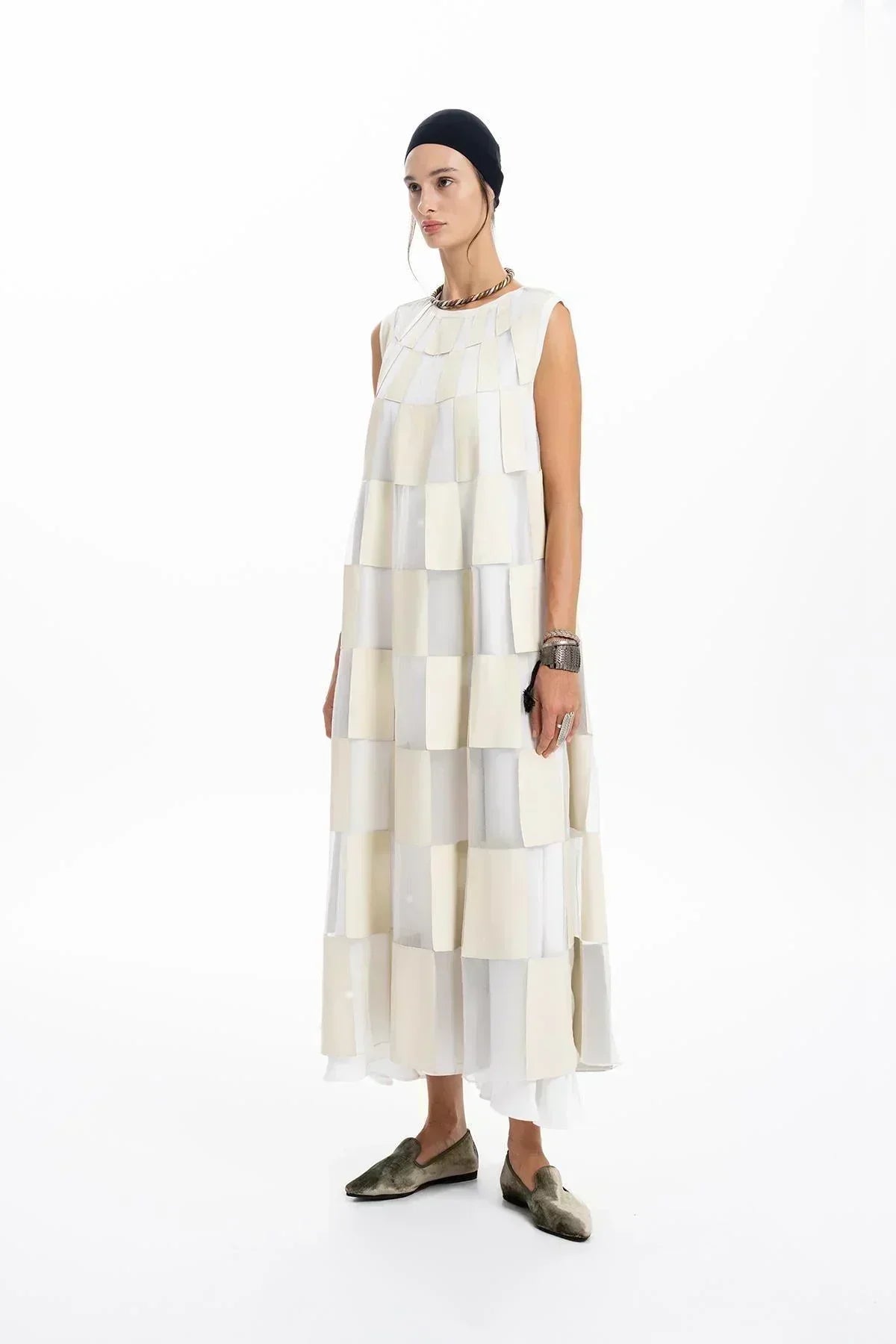 EKRU DERİ ORGANZE PATCHWORK TASARIMLI UZUN ELBİSE