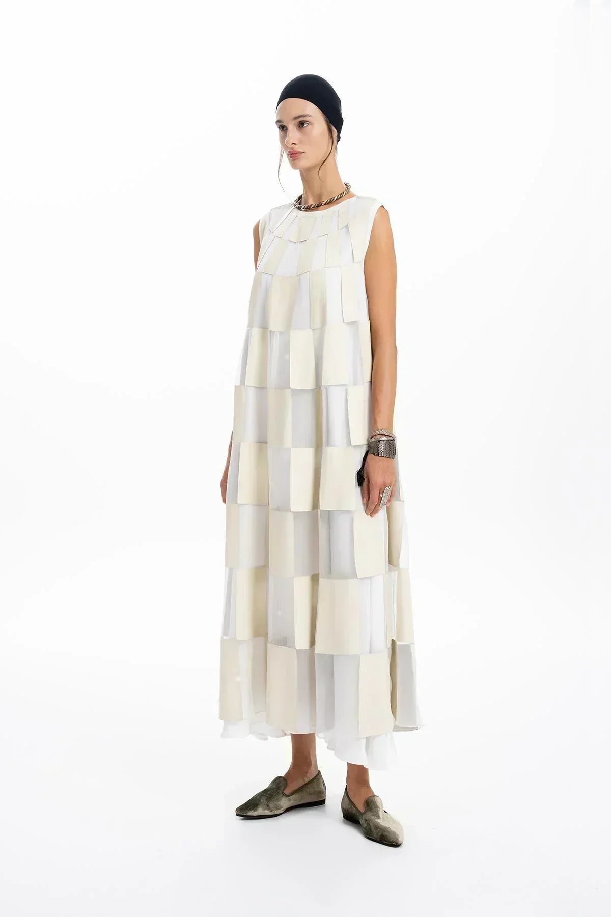 EKRU DERİ ORGANZE PATCHWORK TASARIMLI UZUN ELBİSE