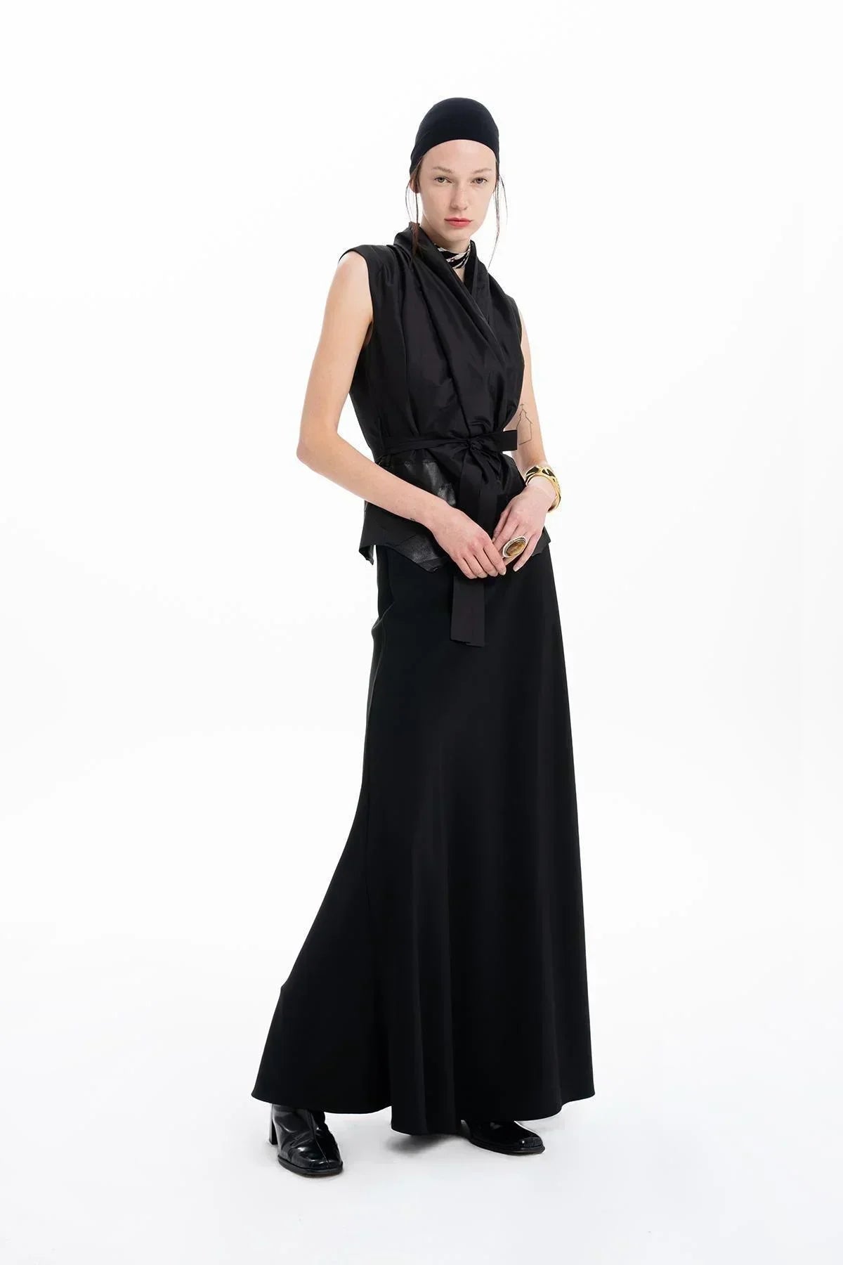 BLACK WOVEN FABRIC FLARED LONG SKIRT