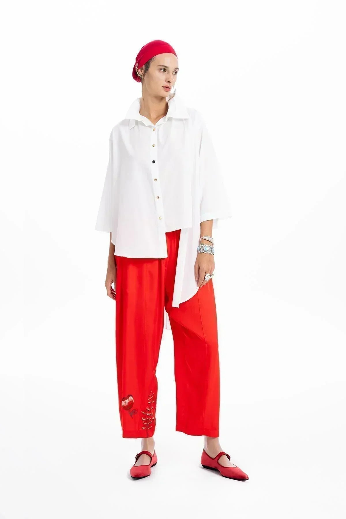 BEYAZ OVERSIZE ASİMETRİK KESİM GÖMLEK