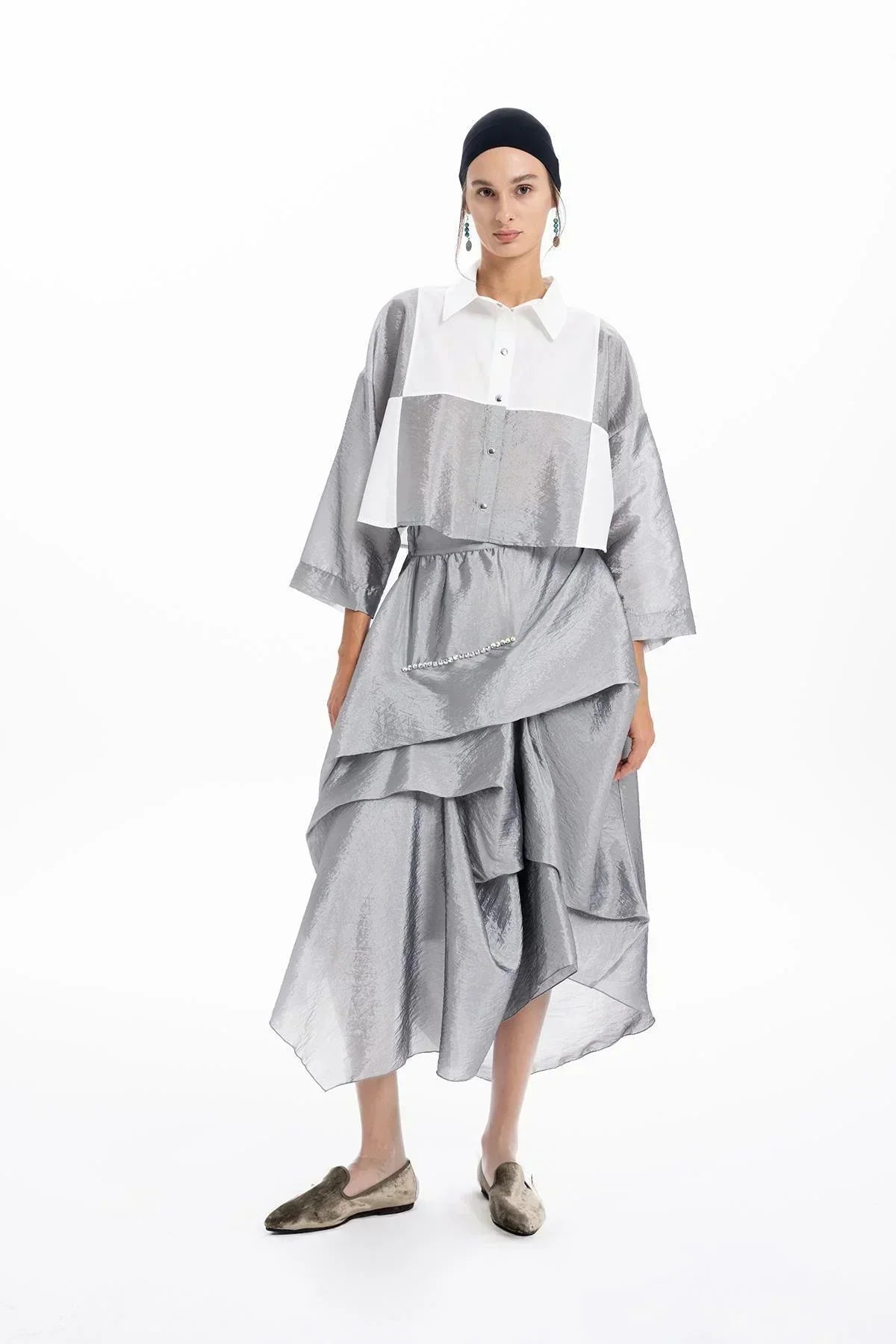 GRİ BEYAZ RENK BLOKLU OVERSIZE CROP GÖMLEK