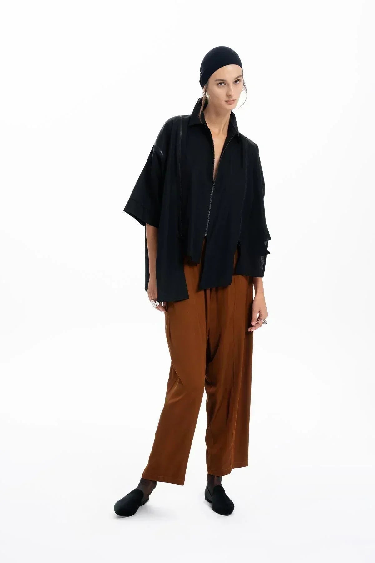 BLACK ZIPPERED ASYMMETRIC CUT SHIRT