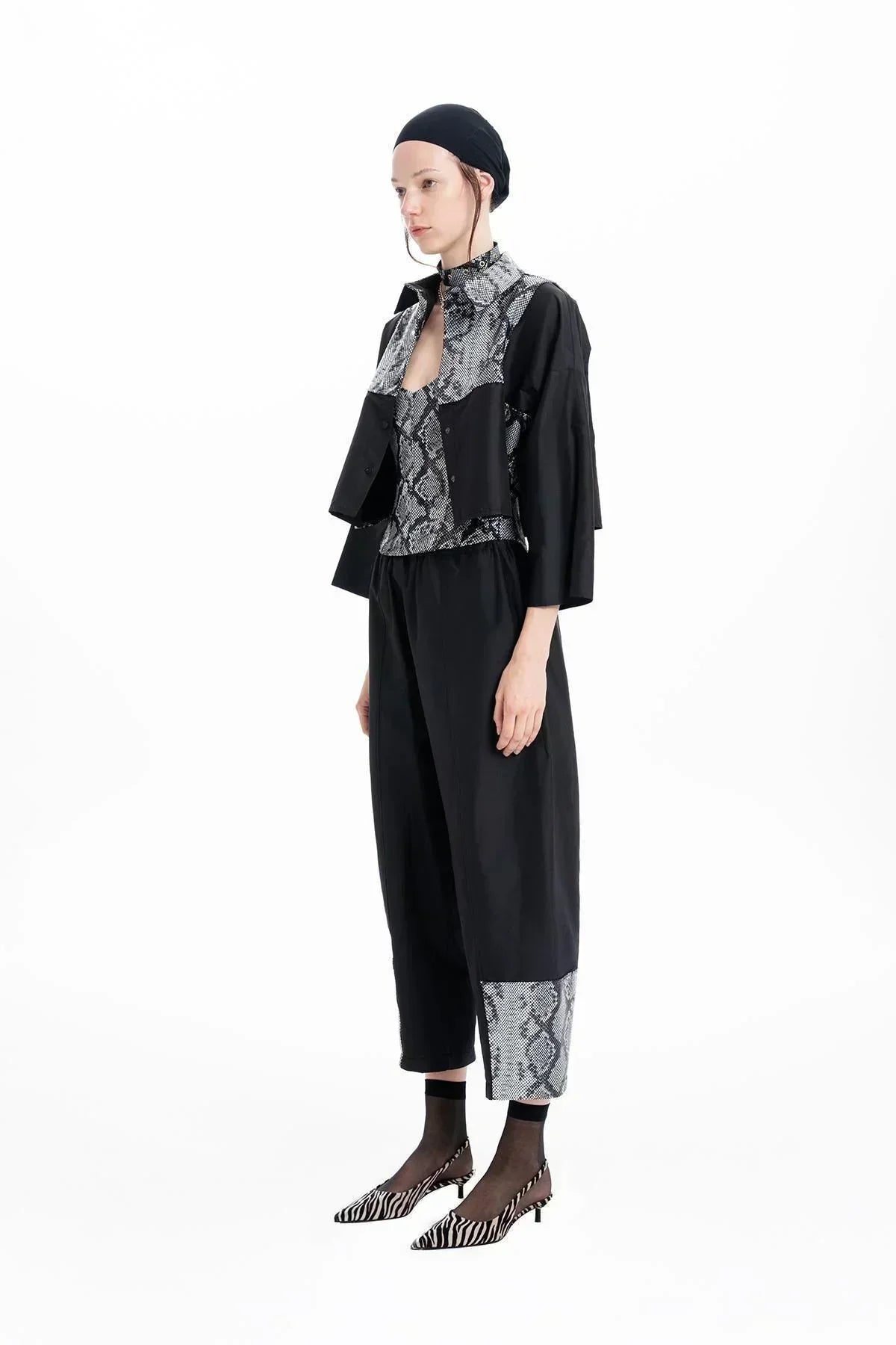 BLACK PYTHON PRINTED LEATHER TAFFETA BLOCK CROP SHIRT