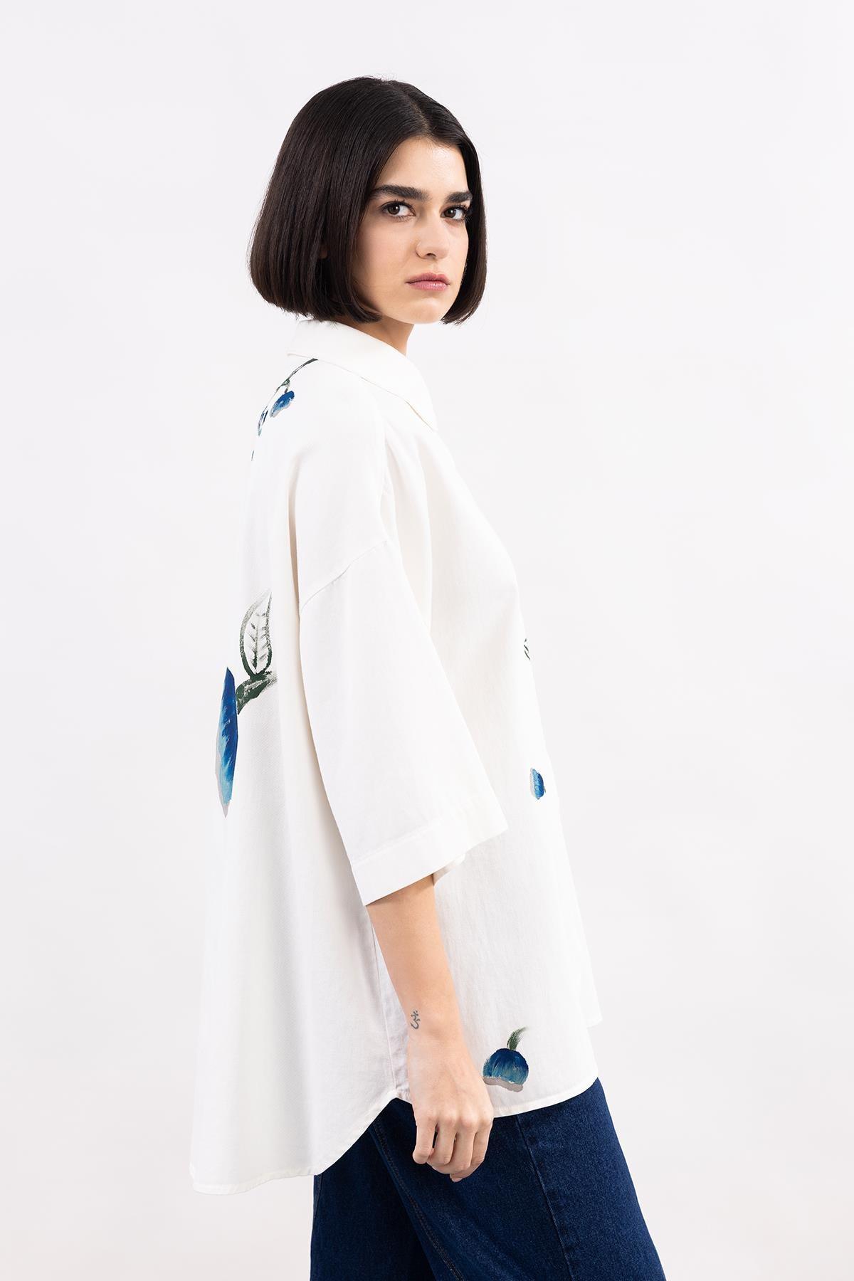 BEYAZ TRUVAKAR KOLLU EL BOYAMASI DETAYLI GABARDİN GÖMLEK - MiiN