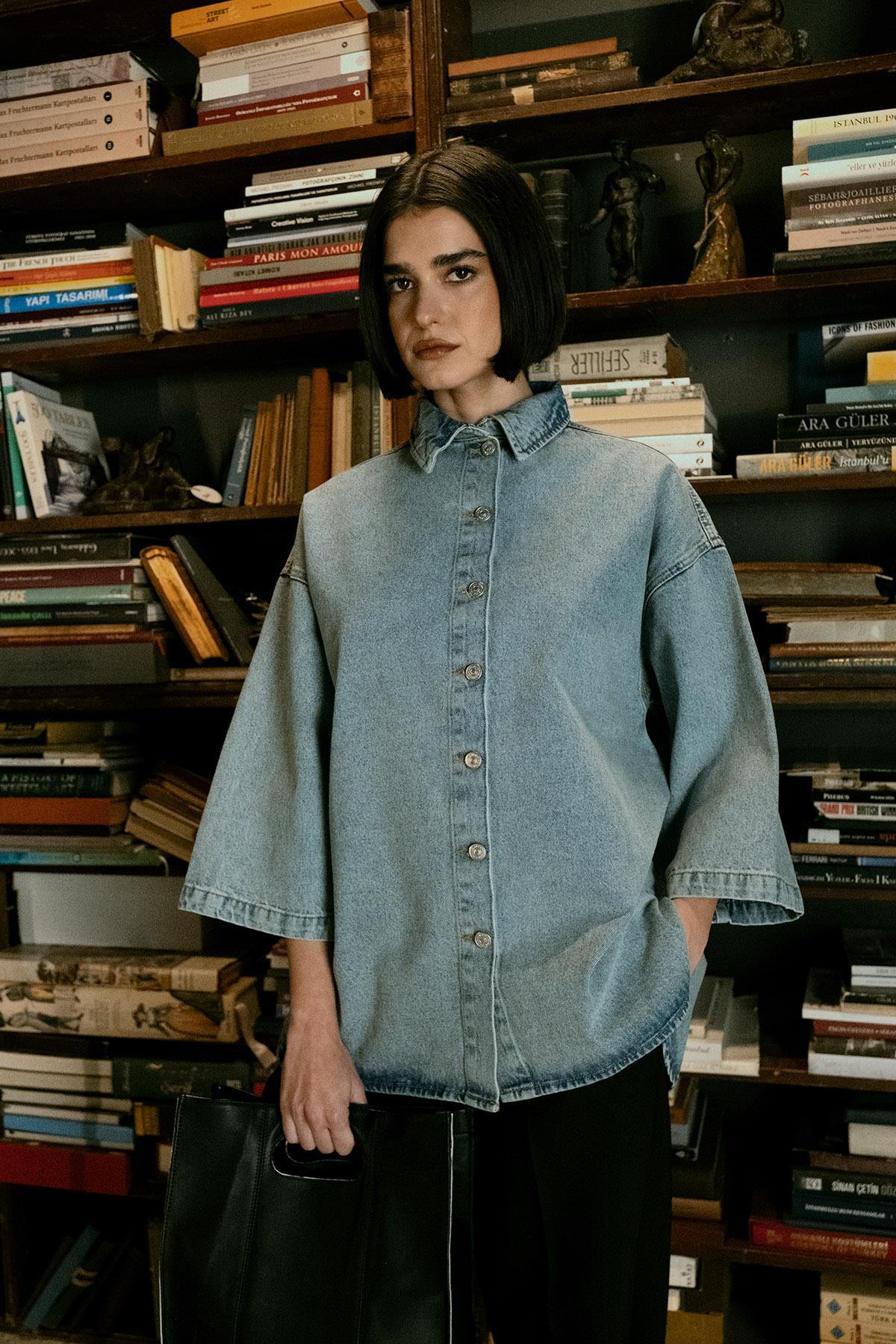 SNOW WASHED THREE QUARTER SLEEVE DENIM SHIRT