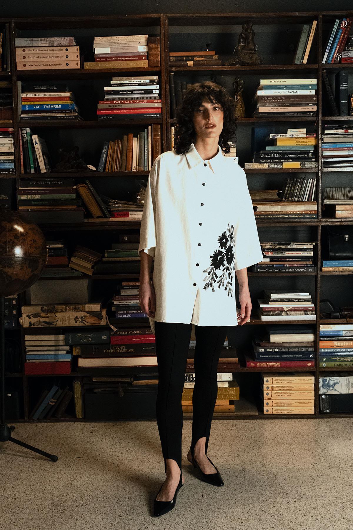 WHITE THREE QUARTER SLEEVE HAND PAINTED GABARDINE SHIRT