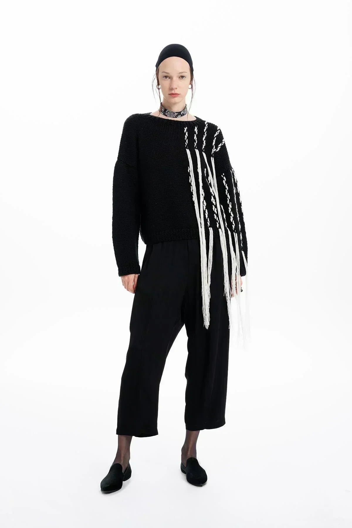 BLACK AND WHITE HAND EMBROIDERED TASCARVED HAND KNITTED SWEATER