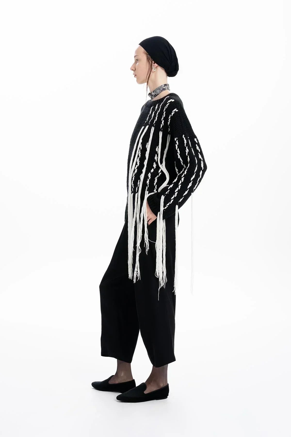 BLACK AND WHITE HAND EMBROIDERED TASCARVED HAND KNITTED SWEATER