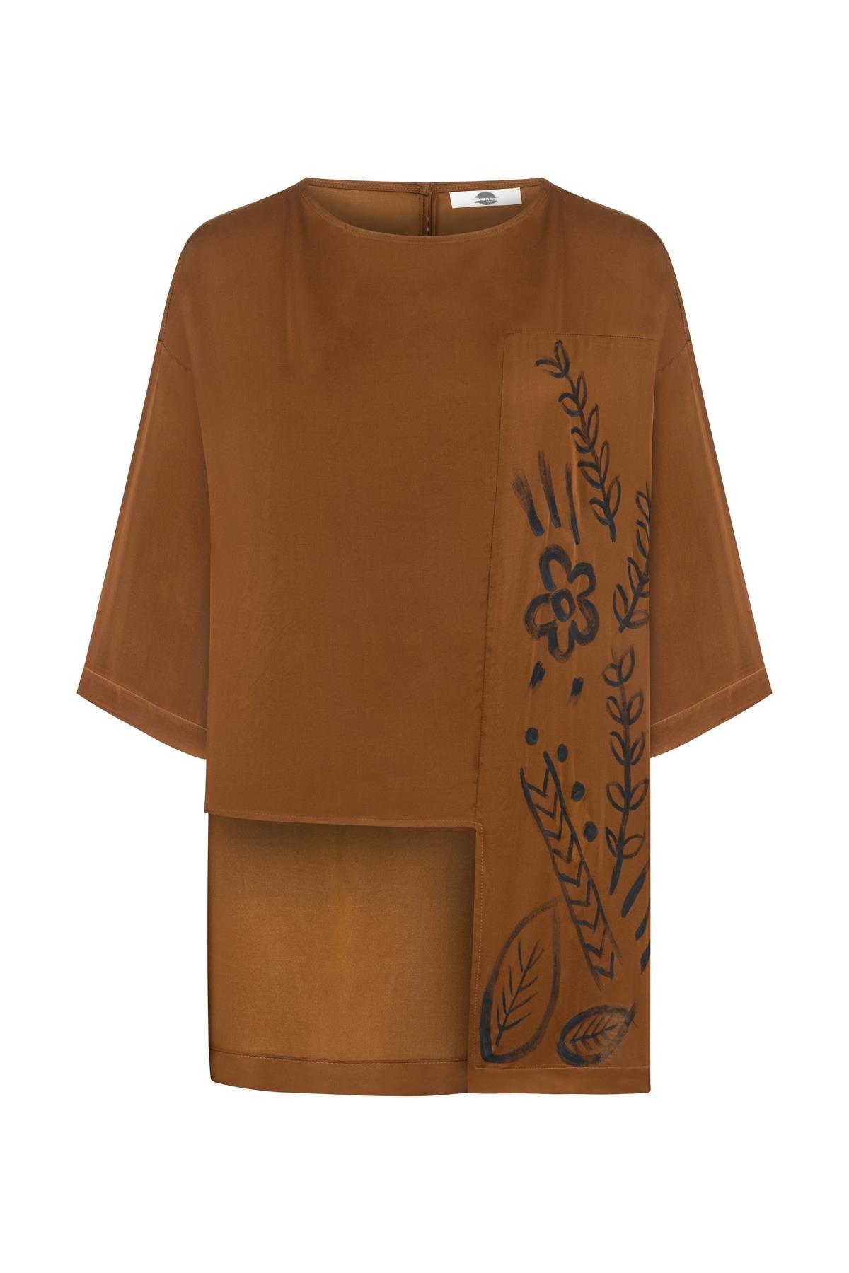KAHVERENGİ İKİ PARÇA SATEN ÇİÇEK DESENLİ OVERSIZE BLUZ - MiiN