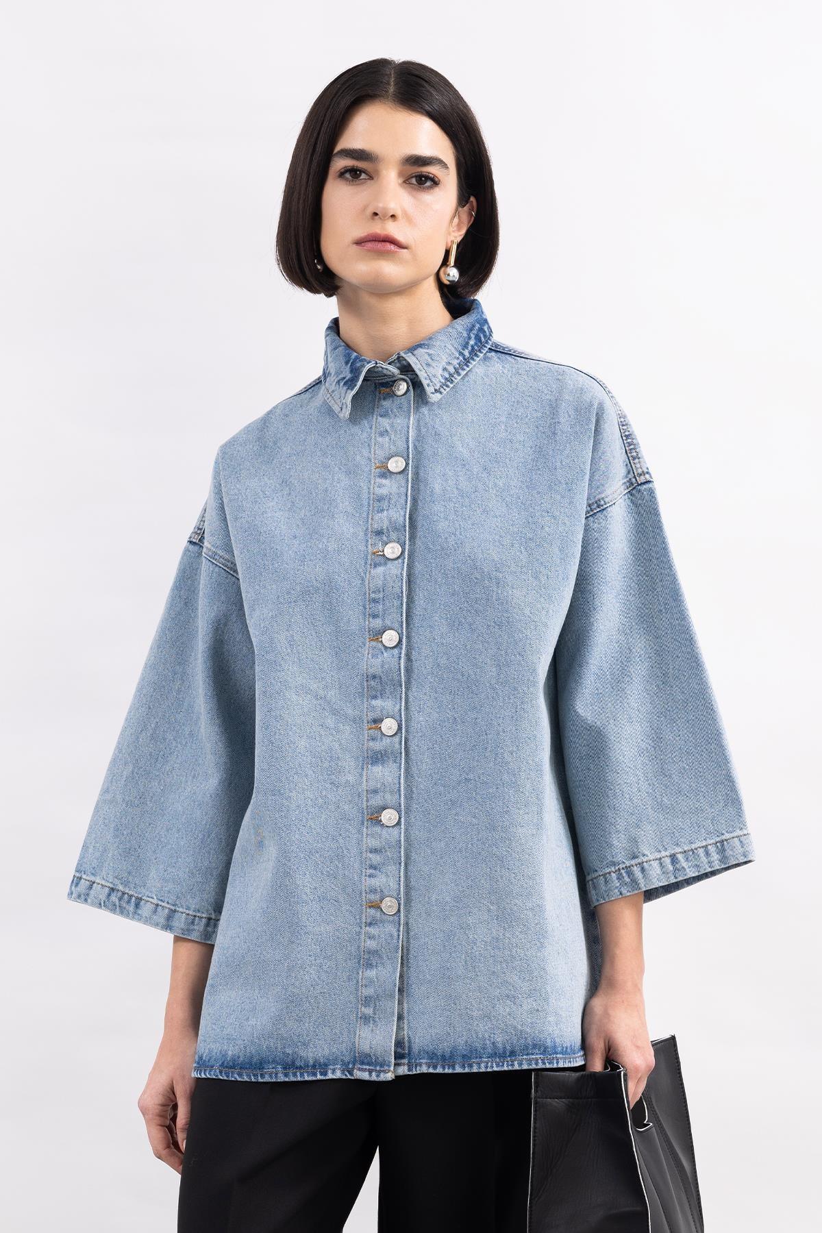 SNOW WASHED THREE QUARTER SLEEVE DENIM SHIRT