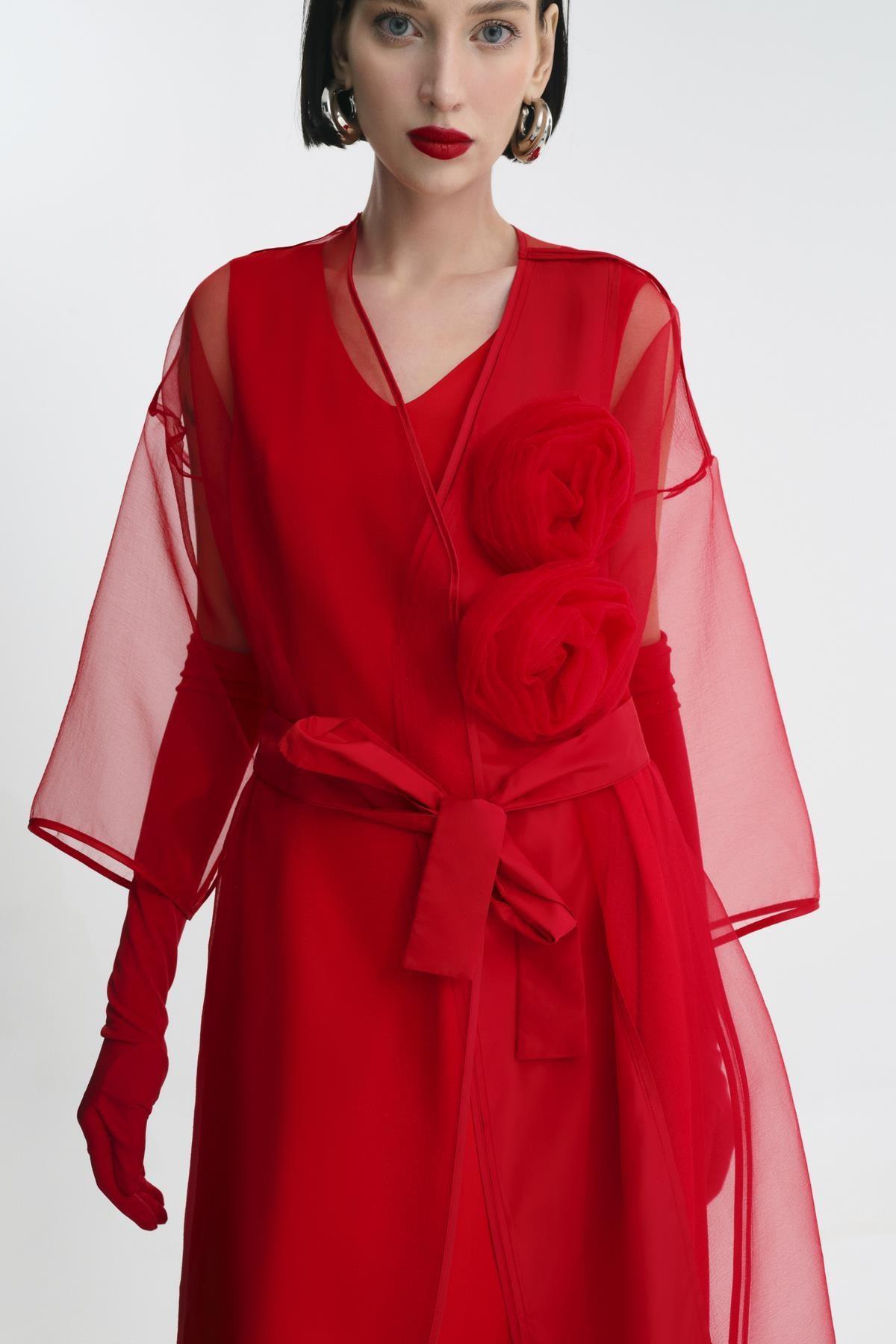 KIRMIZI TRANSPARAN ORGANZE GÜL APLİKELİ UZUN KAP - MiiN