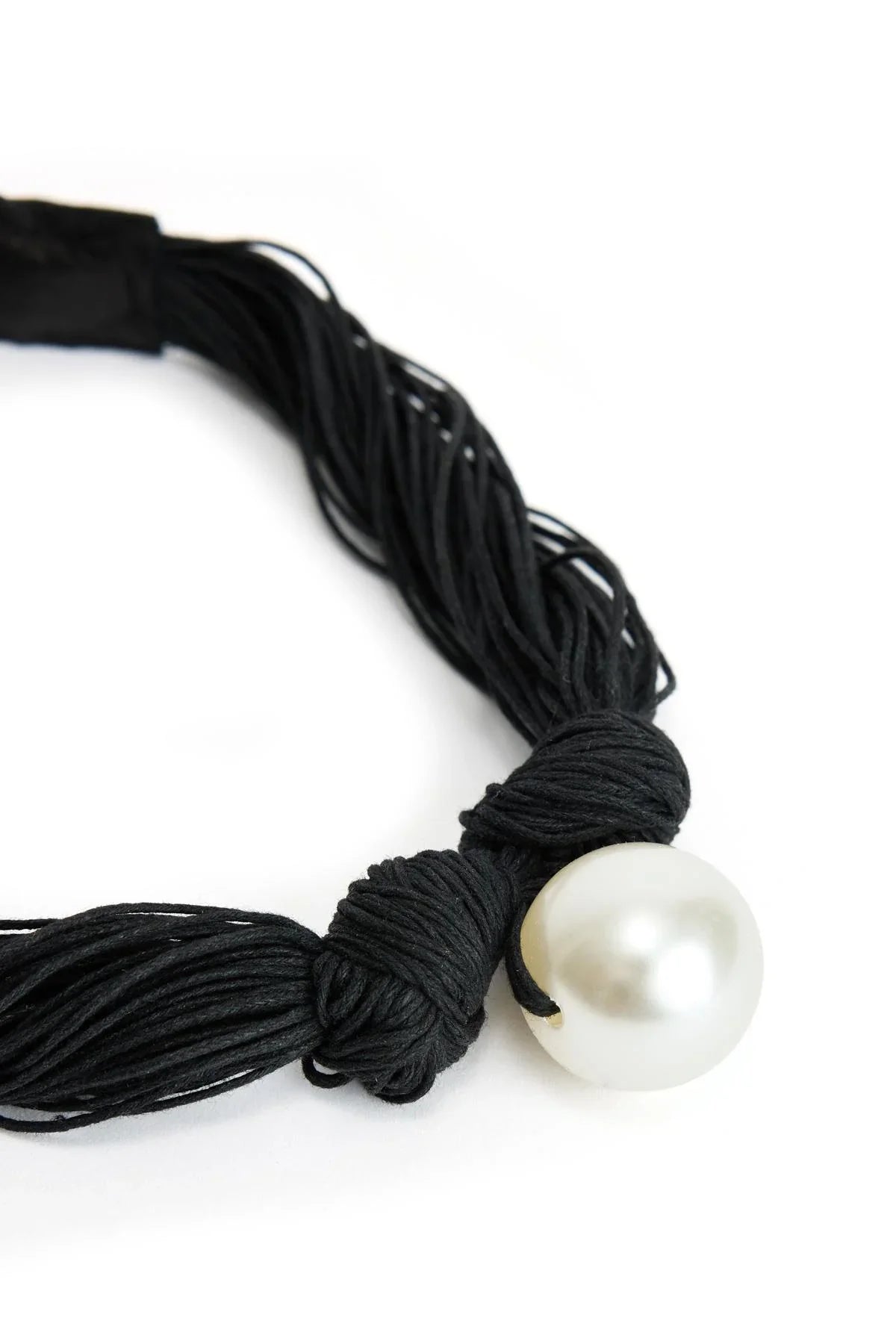 LIA NECKLACE