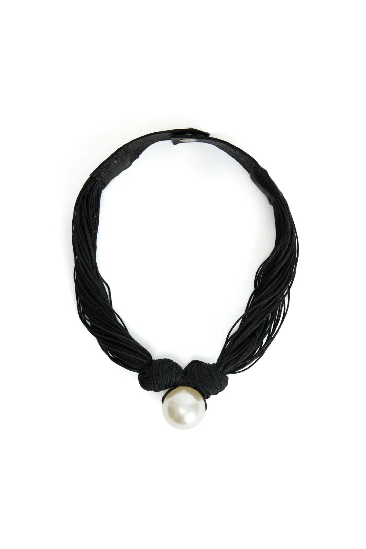 LIA NECKLACE