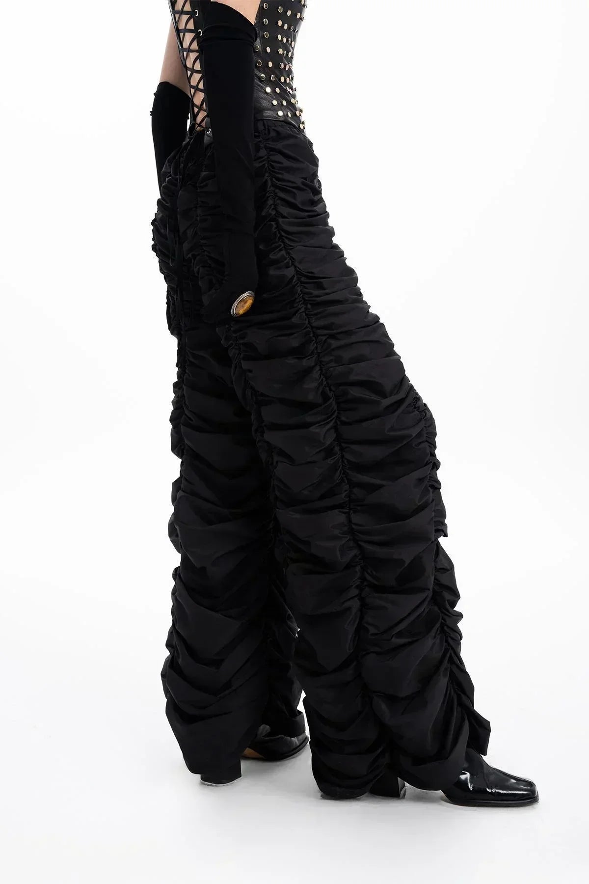 SİYAH TAFTA BÜZGÜLÜ DRAPELİ BOL PAÇA PANTOLON