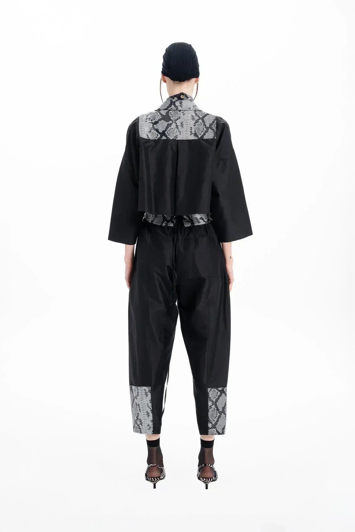 SİYAH PAÇASI PİTON BASKILI DERİ TAFTA PANTOLON