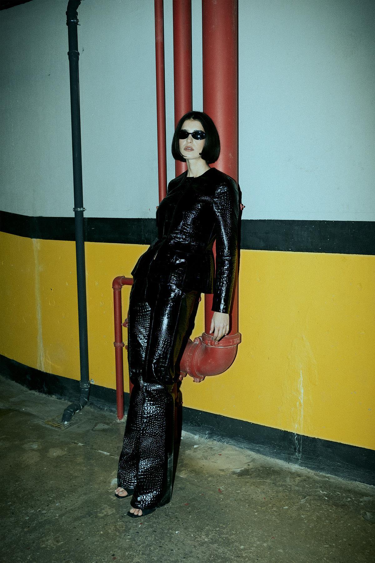 SİYAH ÖNÜ DİKİŞ DETAYLI DERİ PANTOLON - MiiN