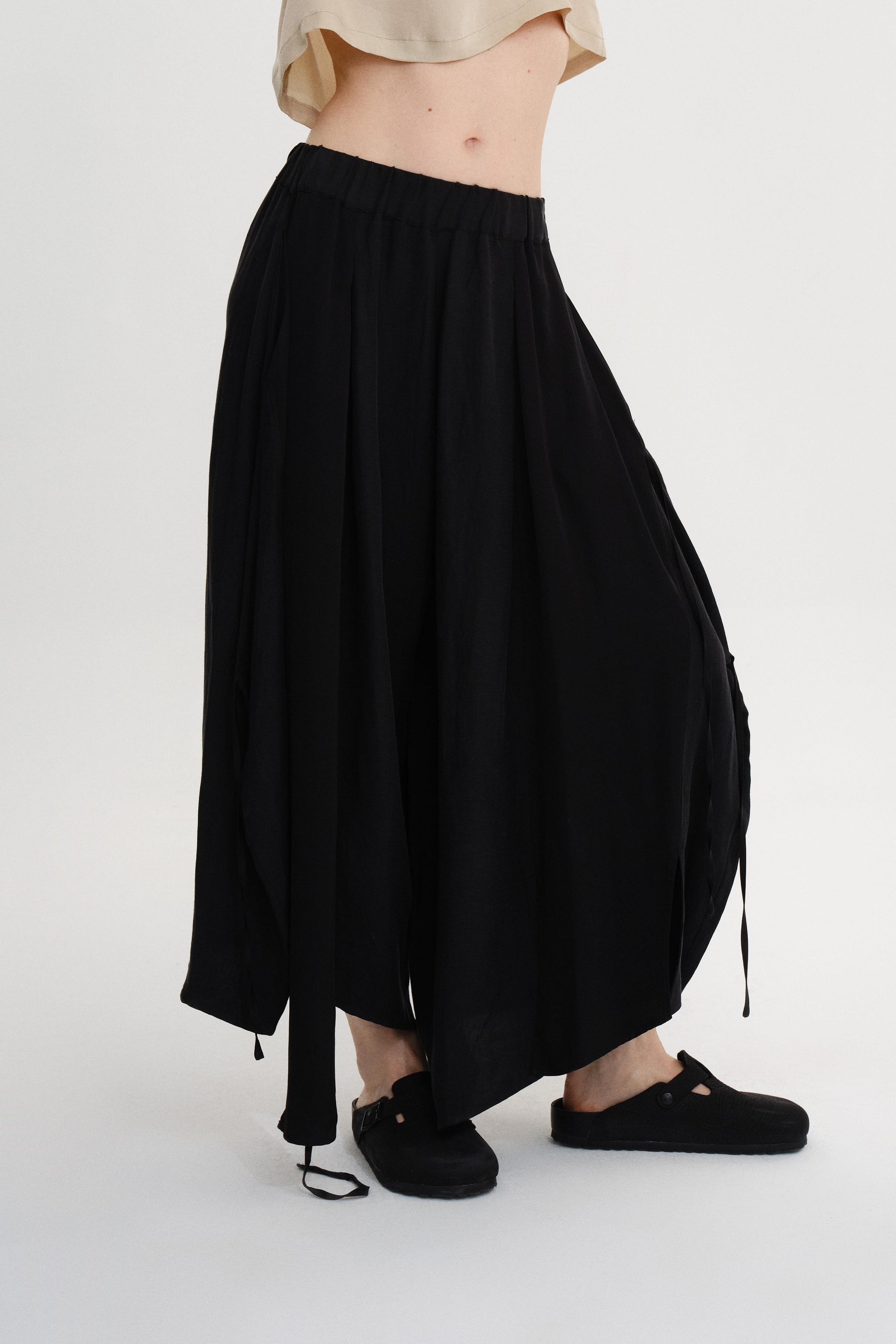 BLACK LACED LOOPED WIDE LEG PANTS MiiN - Main Image