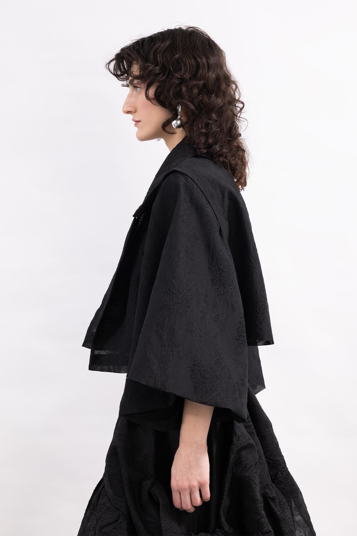 BLACK JACQUARD FLORAL PATTERNED JACKET